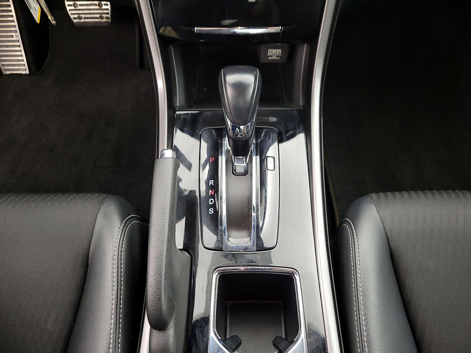 Thumbnail: 2016 Honda Accord - 17