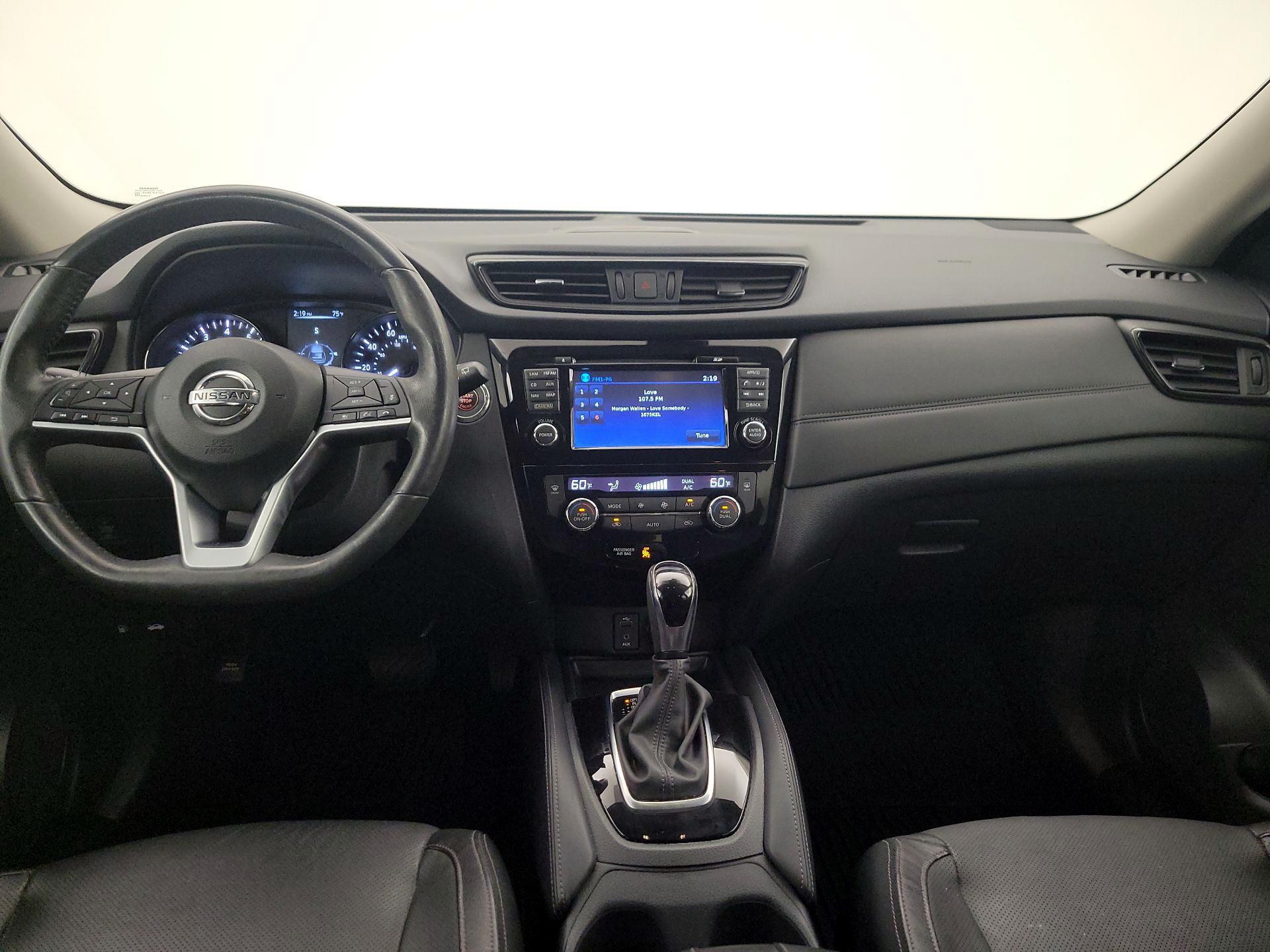 Thumbnail: 2017 Nissan Rogue - 9