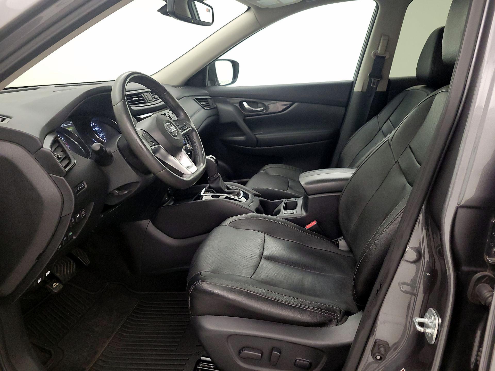 Thumbnail: 2017 Nissan Rogue - 11