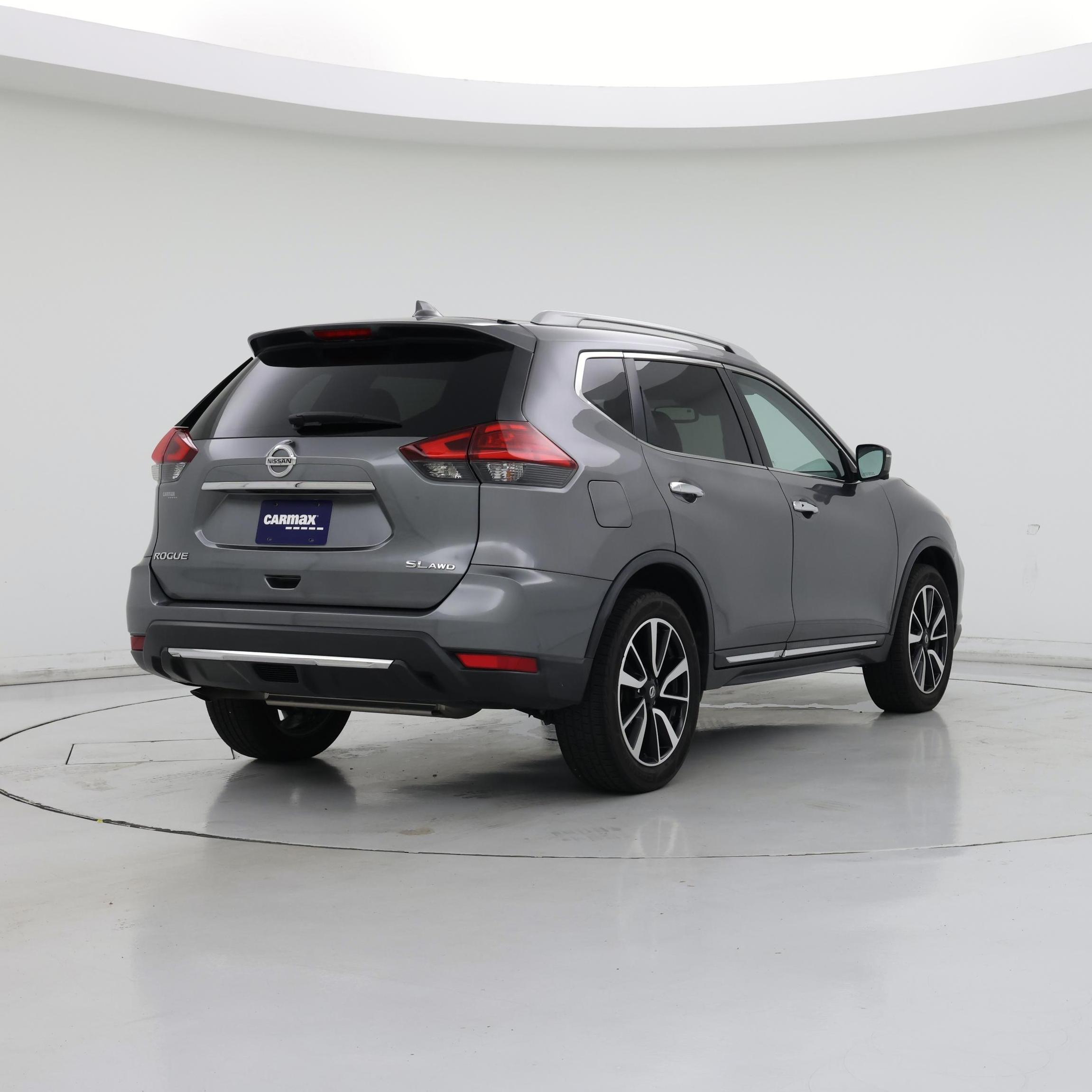 Thumbnail: 2017 Nissan Rogue - 8