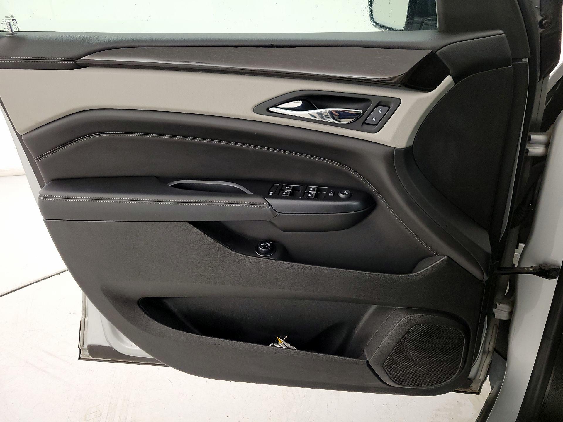 Thumbnail: 2016 Cadillac SRX - 12