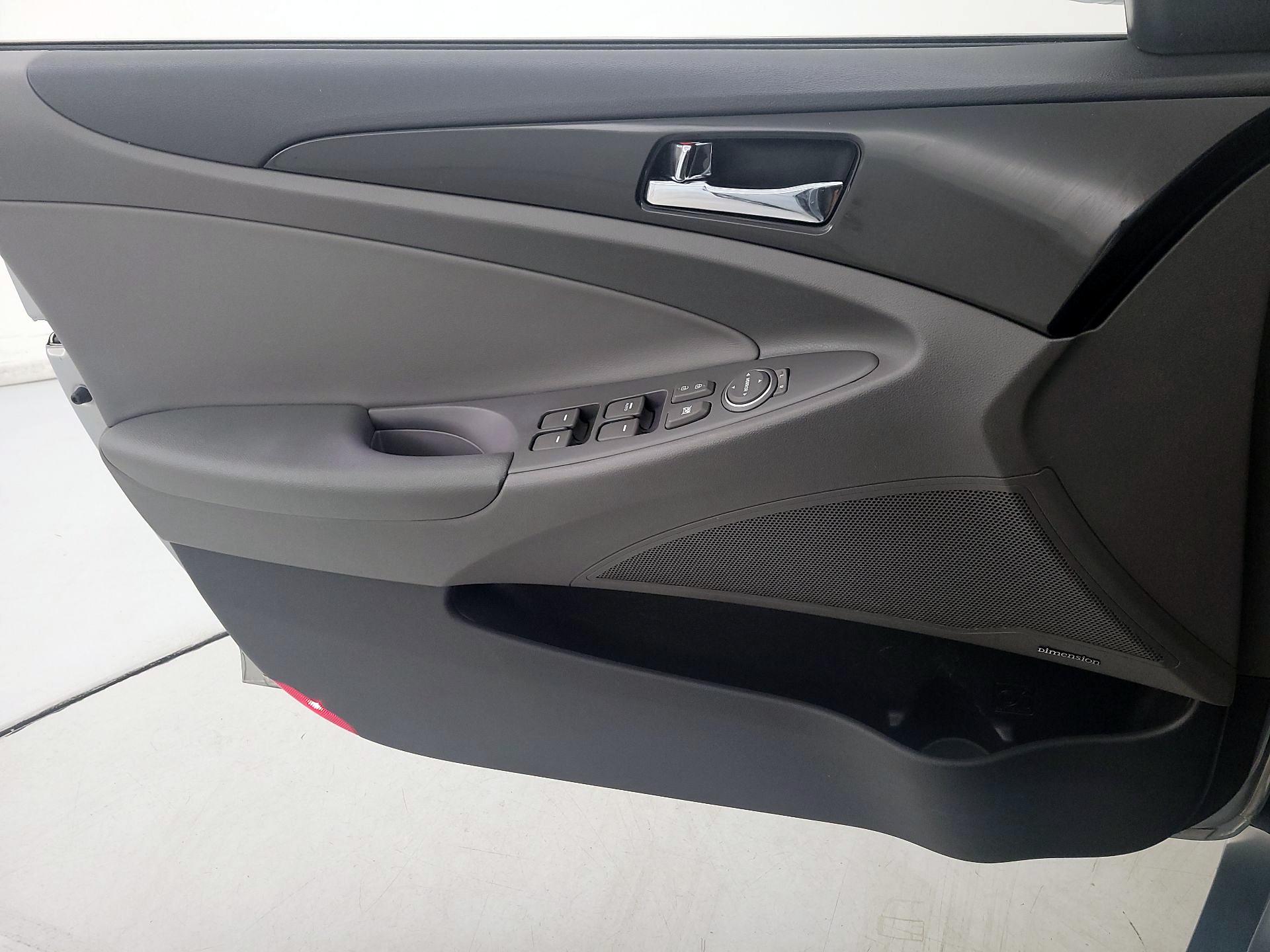 Thumbnail: 2013 Hyundai Sonata - 12