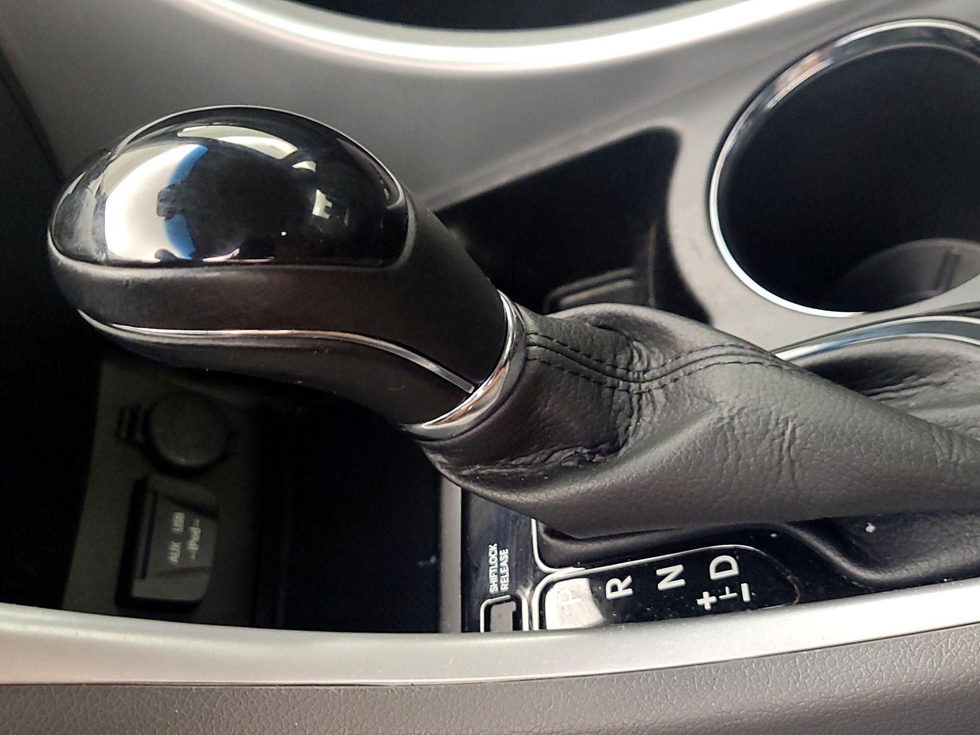Thumbnail: 2013 Hyundai Sonata - 16