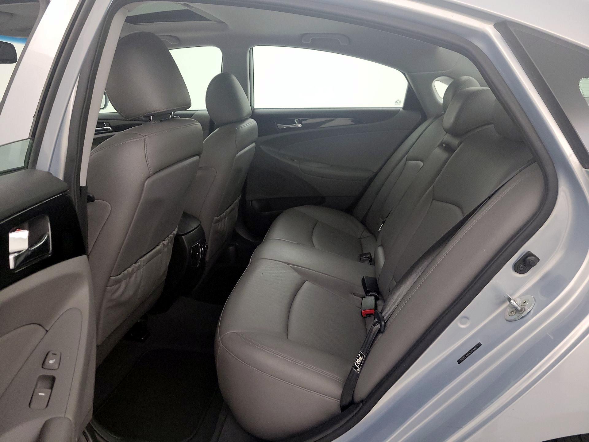 Thumbnail: 2013 Hyundai Sonata - 19