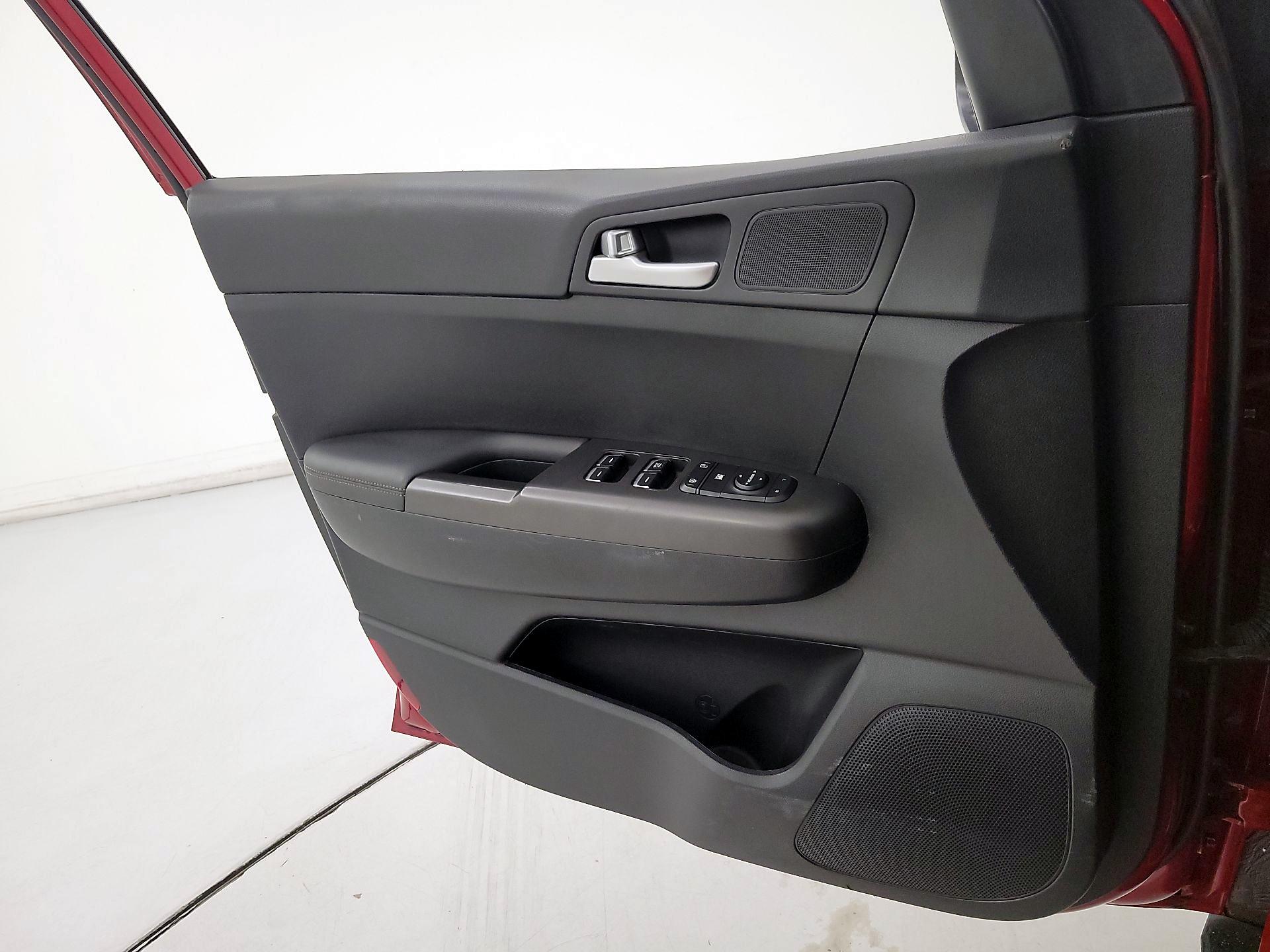Thumbnail: 2019 Kia Sportage - 12