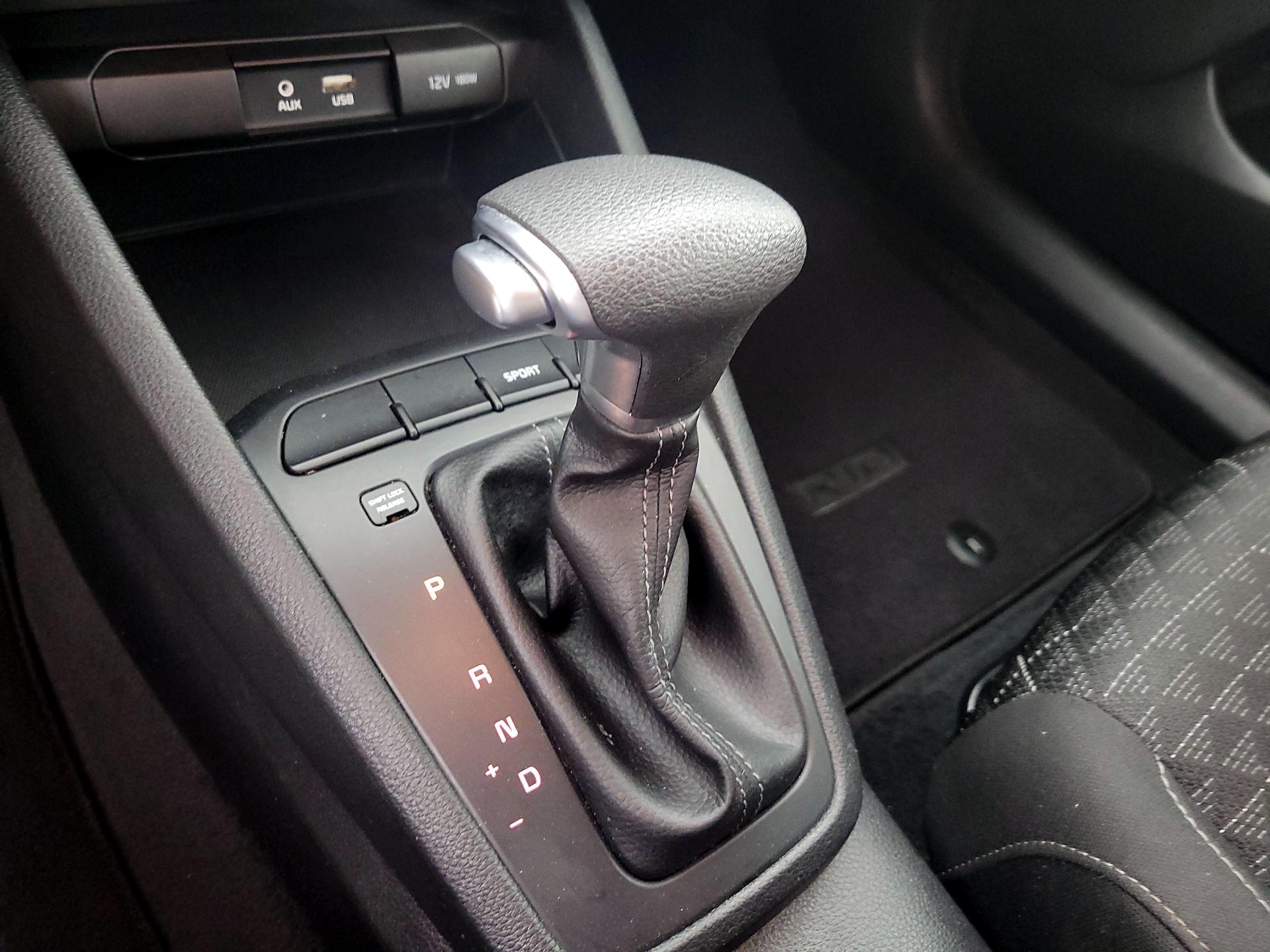 Thumbnail: 2019 Kia Rio - 17