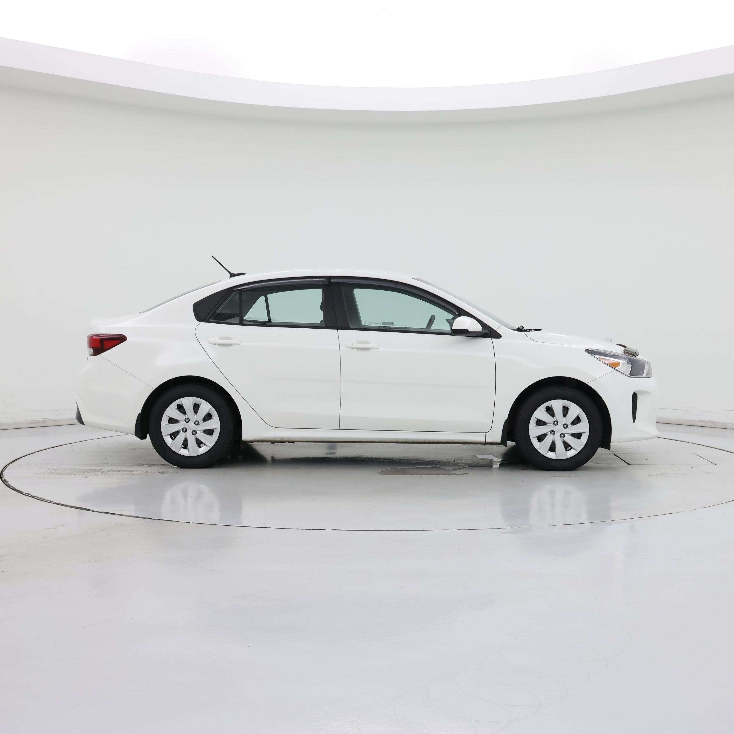 Thumbnail: 2019 Kia Rio - 7