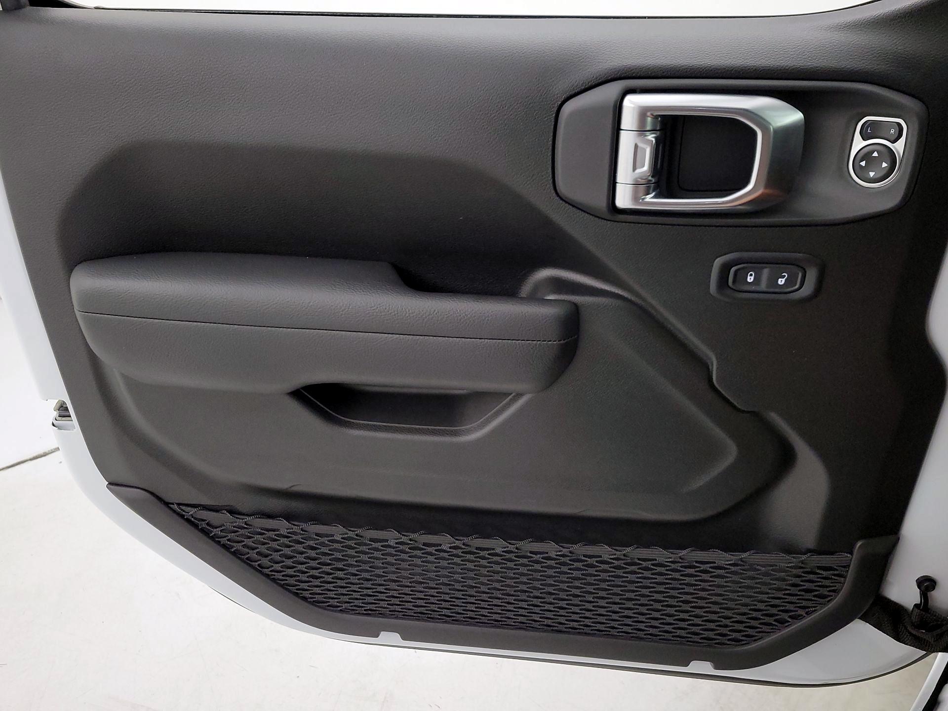 Thumbnail: 2025 Jeep Wrangler - 12