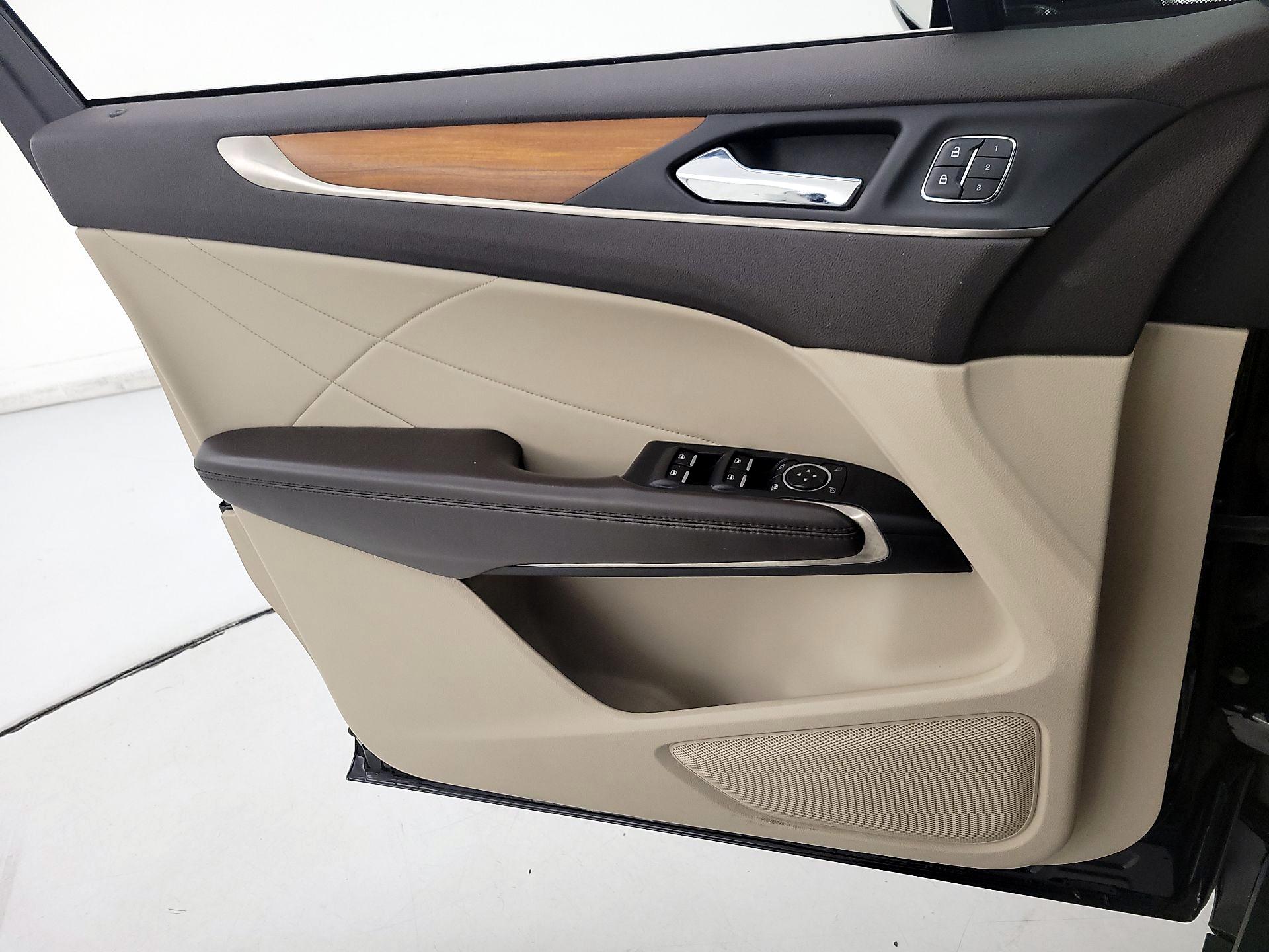Thumbnail: 2017 Lincoln MKC - 12