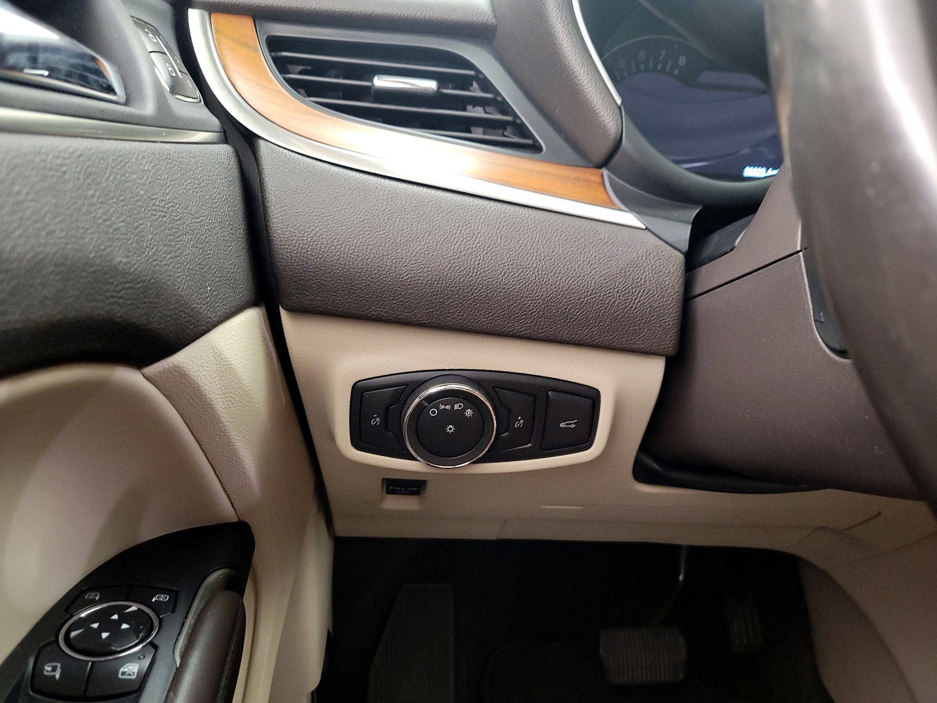 Thumbnail: 2017 Lincoln MKC - 13