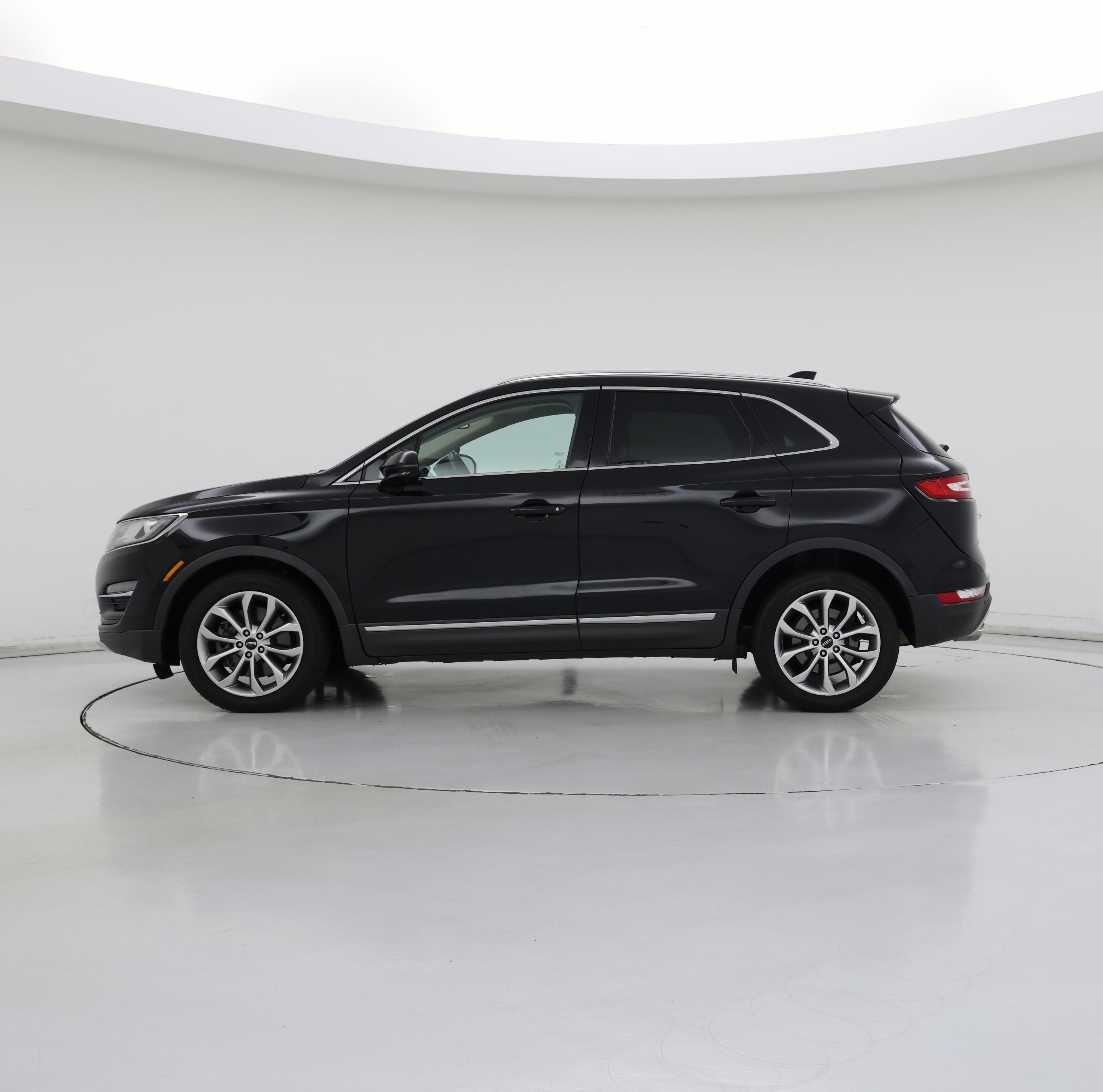 Thumbnail: 2017 Lincoln MKC - 3