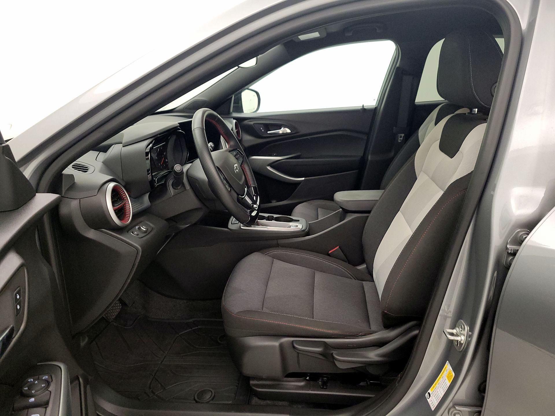 Thumbnail: 2024 Chevrolet Trax - 11