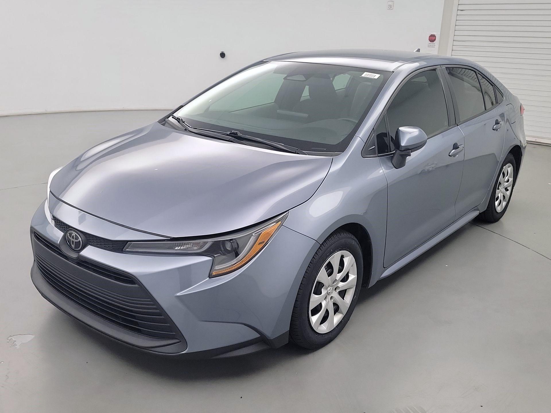 Thumbnail: 2023 Toyota Corolla - 3