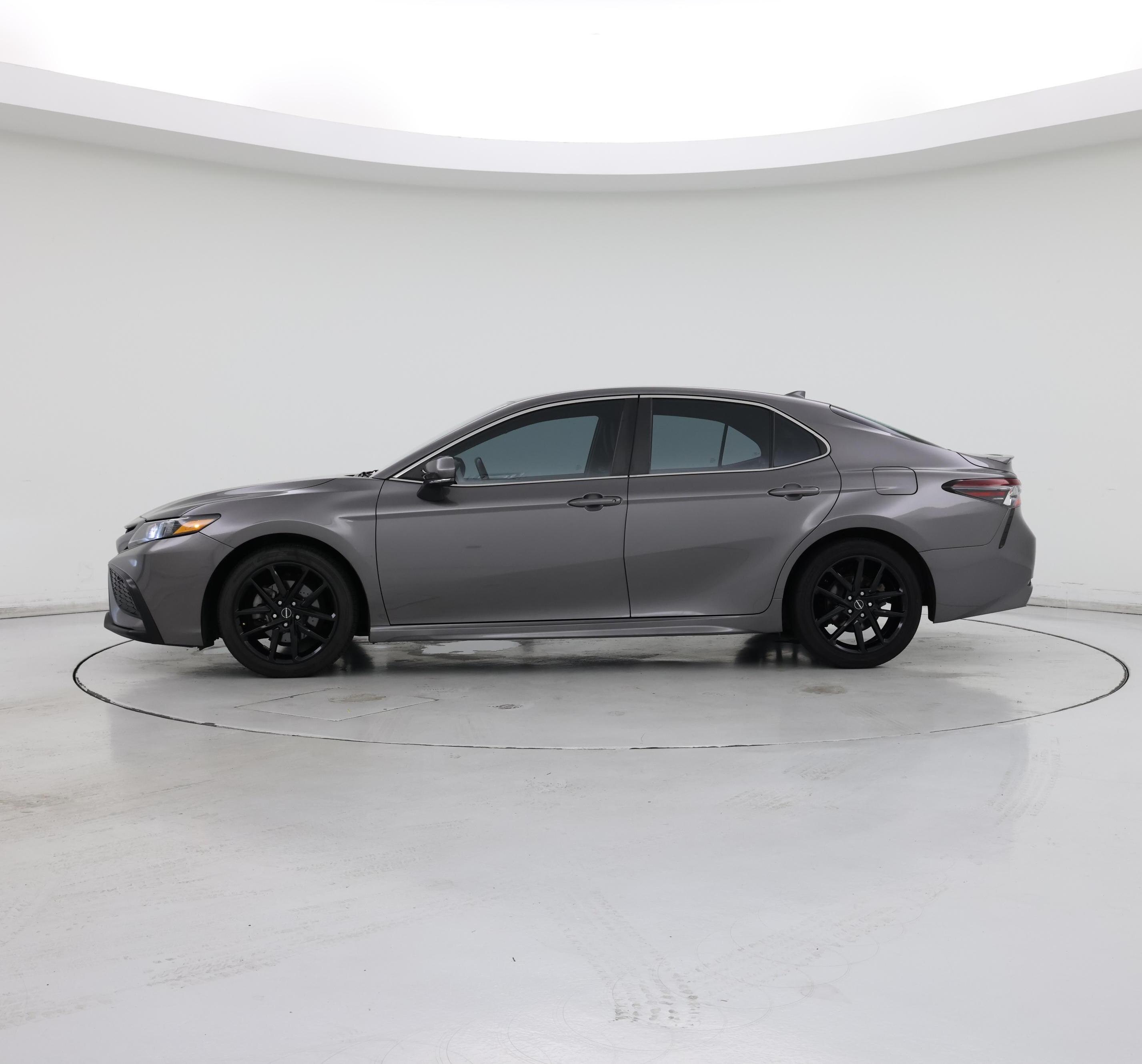 Thumbnail: 2021 Toyota Camry - 3