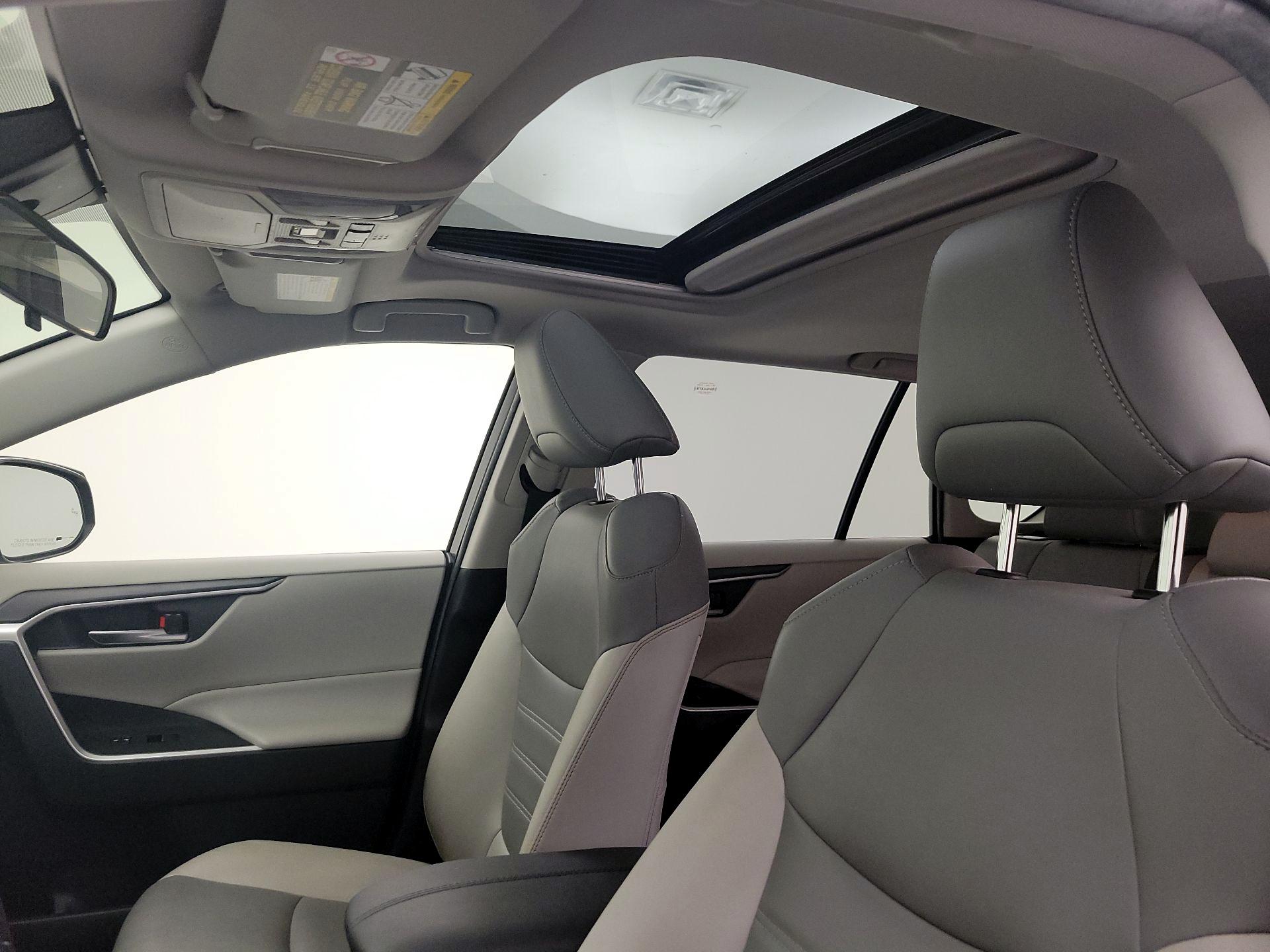 Thumbnail: 2020 Toyota RAV4 - 19