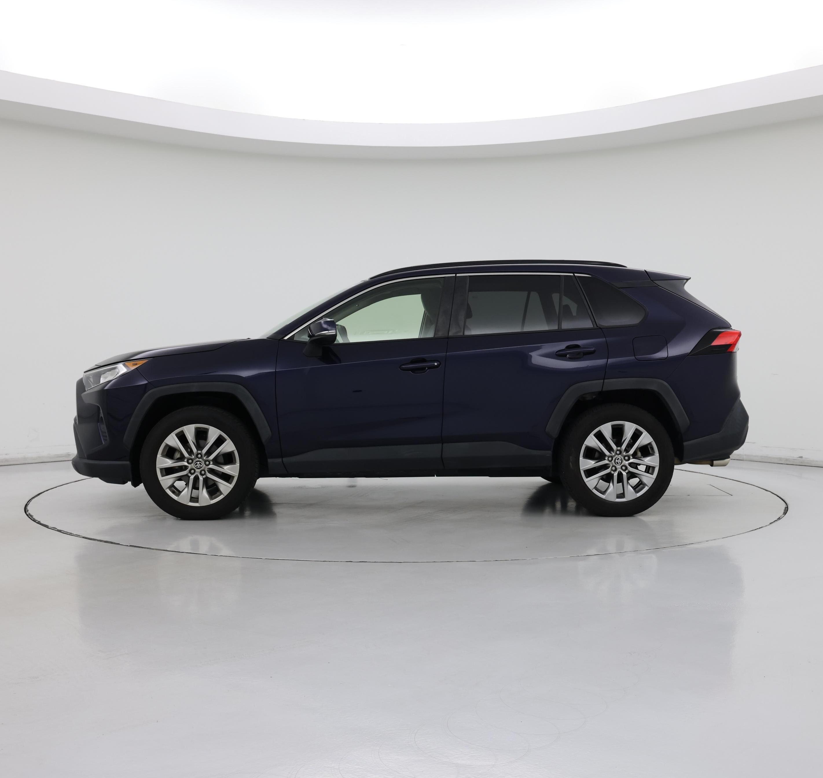Thumbnail: 2020 Toyota RAV4 - 3