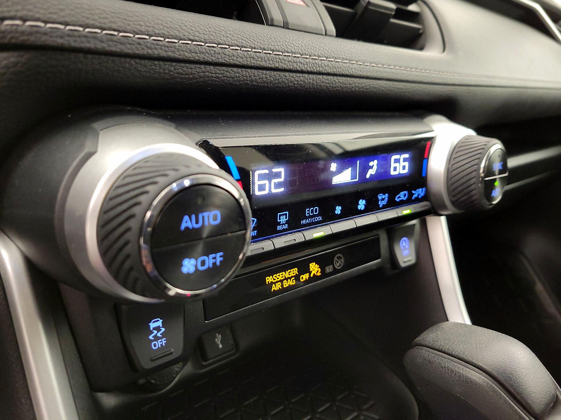 Thumbnail: 2021 Toyota RAV4 - 14