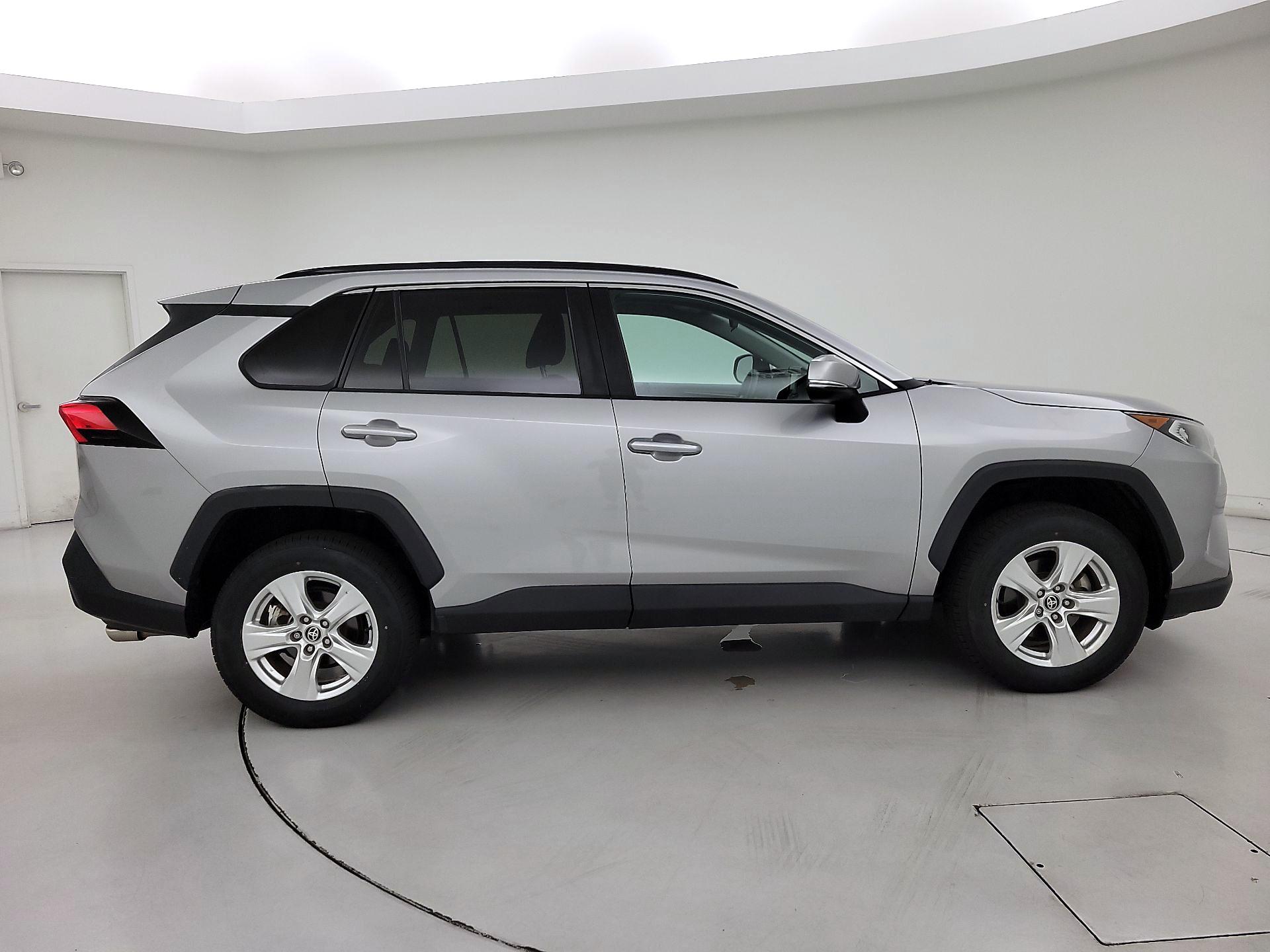 Thumbnail: 2021 Toyota RAV4 - 4