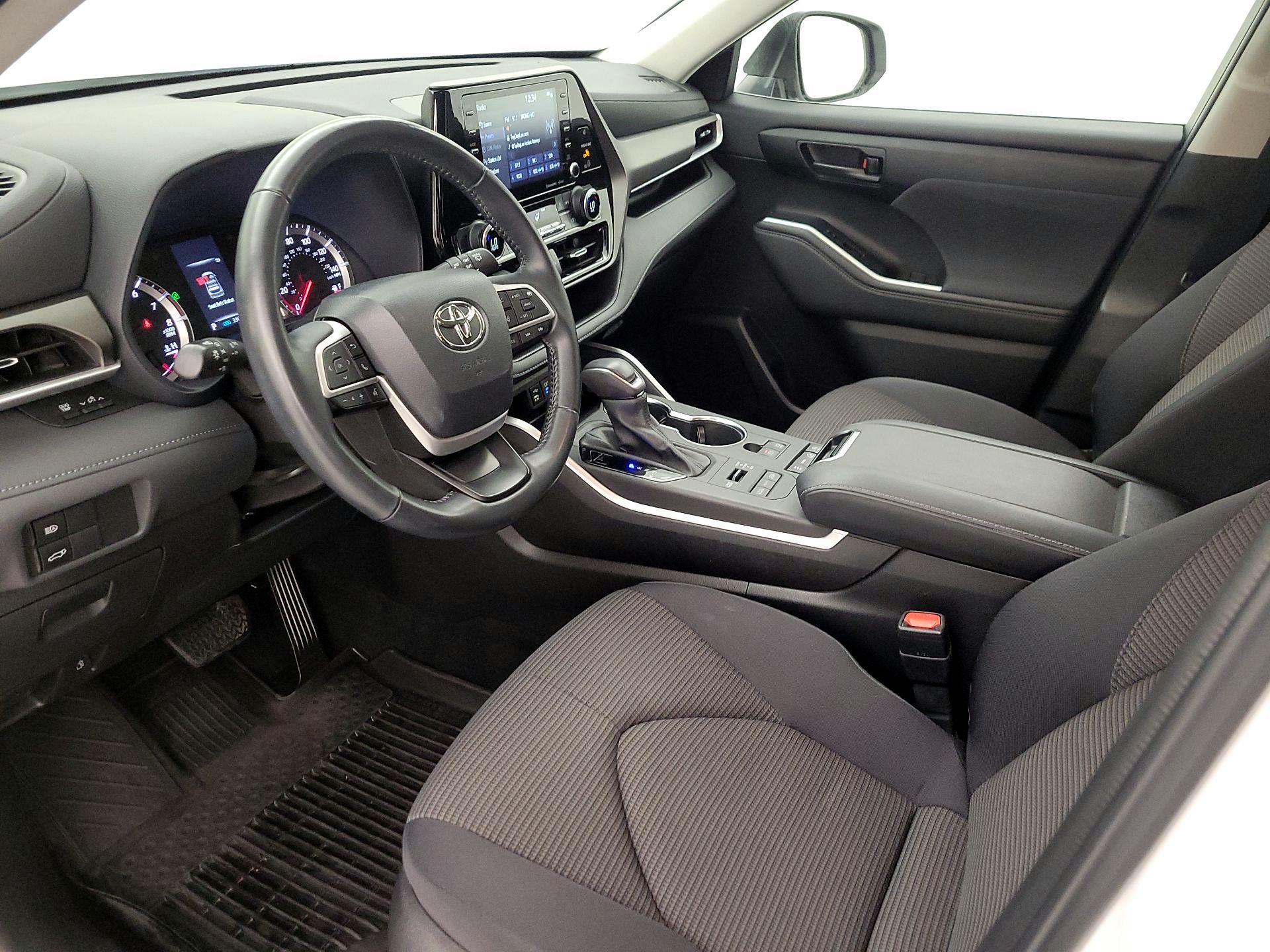 Thumbnail: 2022 Toyota Highlander - 11