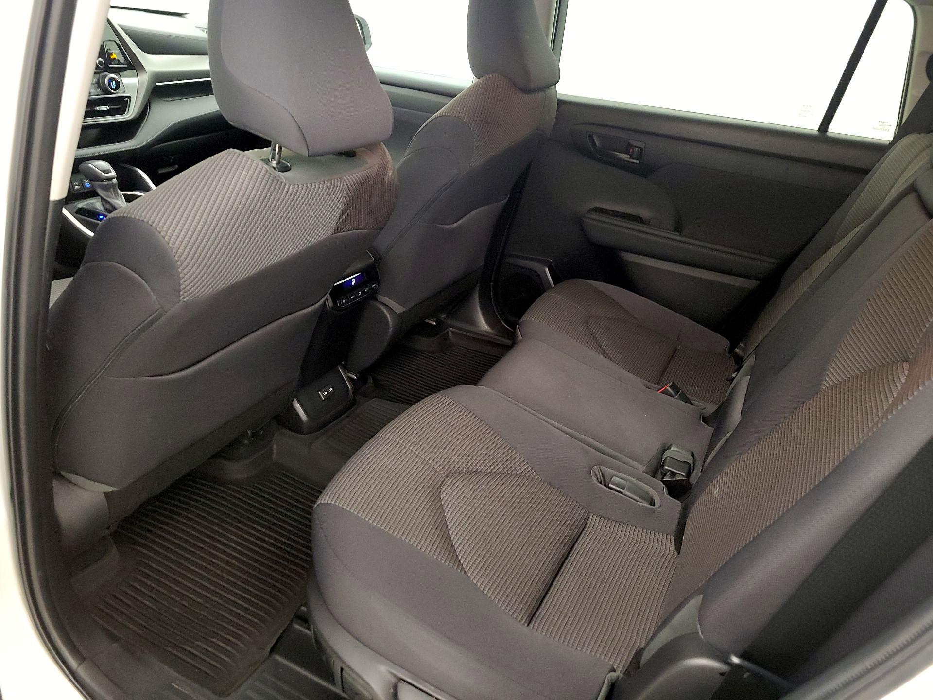 Thumbnail: 2022 Toyota Highlander - 19