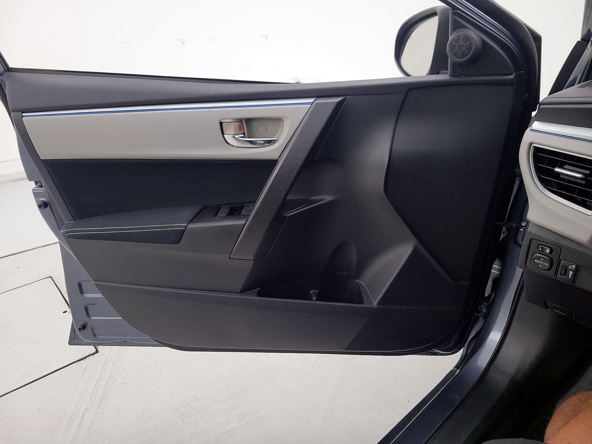 Thumbnail: 2015 Toyota Corolla - 12