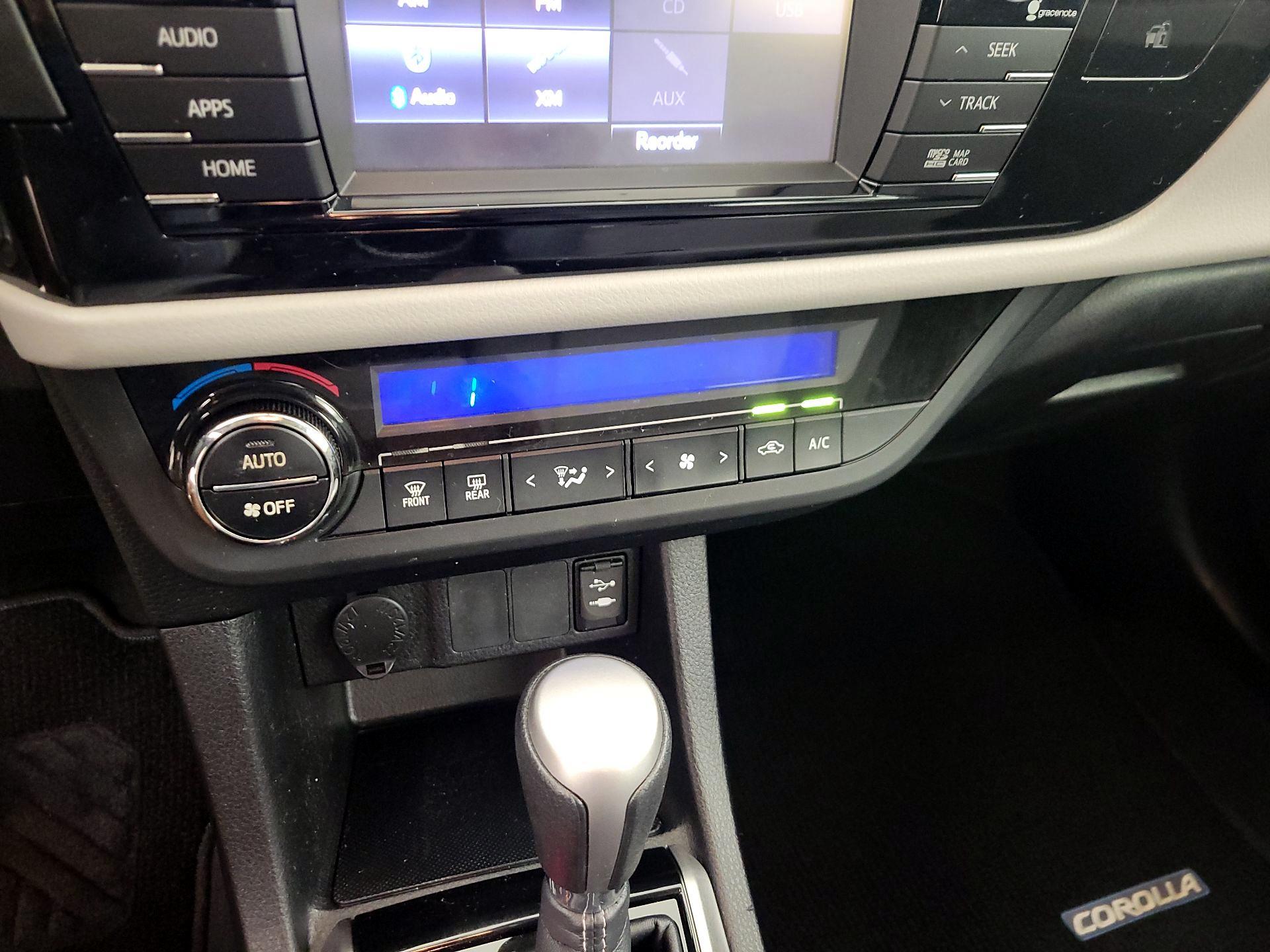 Thumbnail: 2015 Toyota Corolla - 17