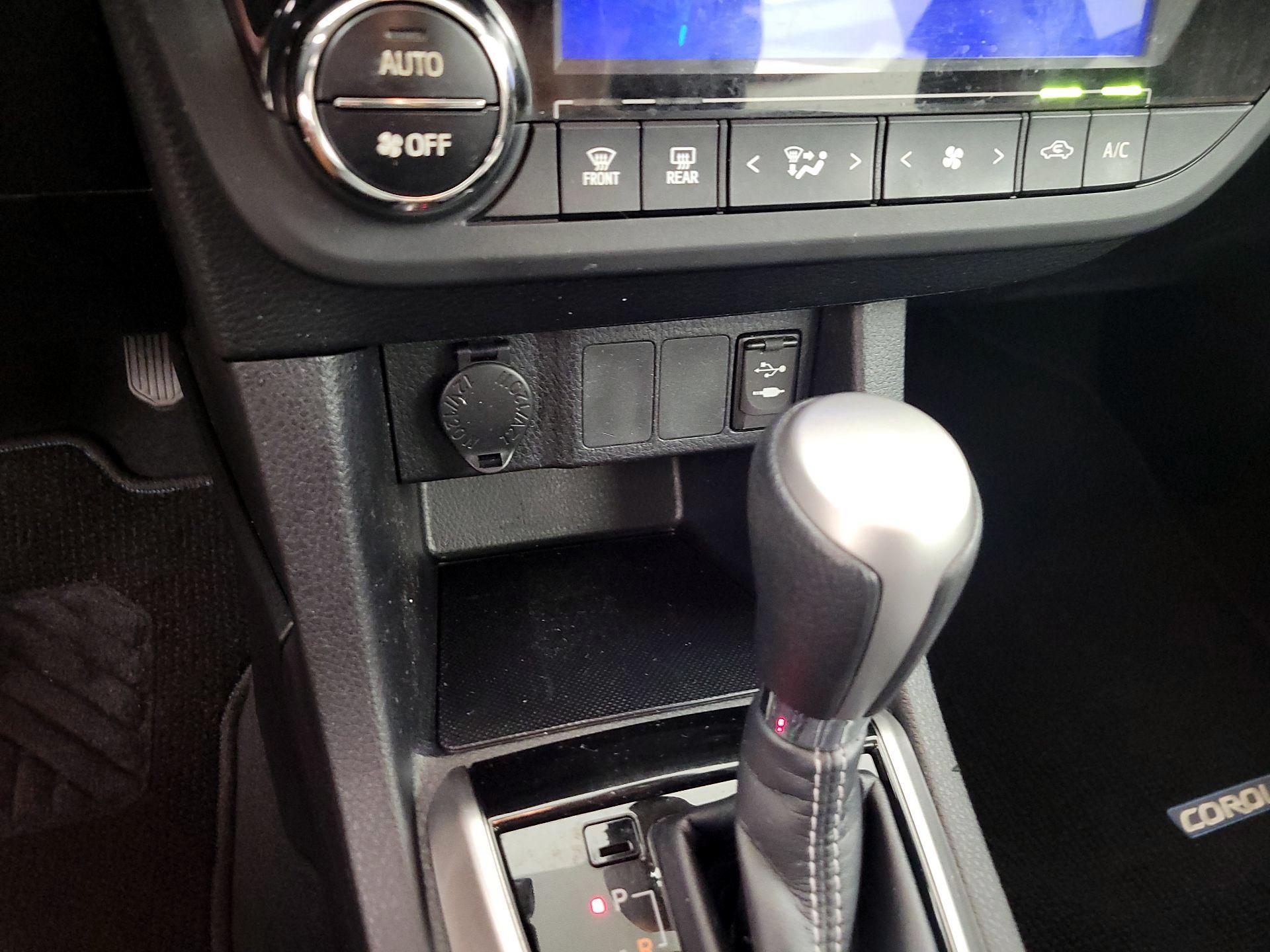 Thumbnail: 2015 Toyota Corolla - 19