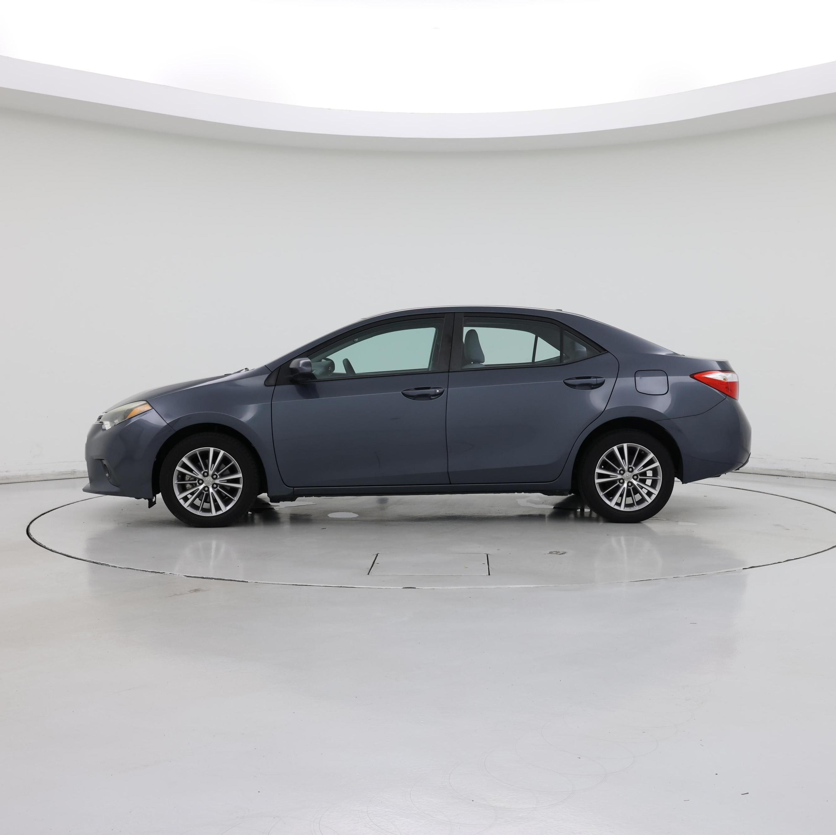 Thumbnail: 2015 Toyota Corolla - 3