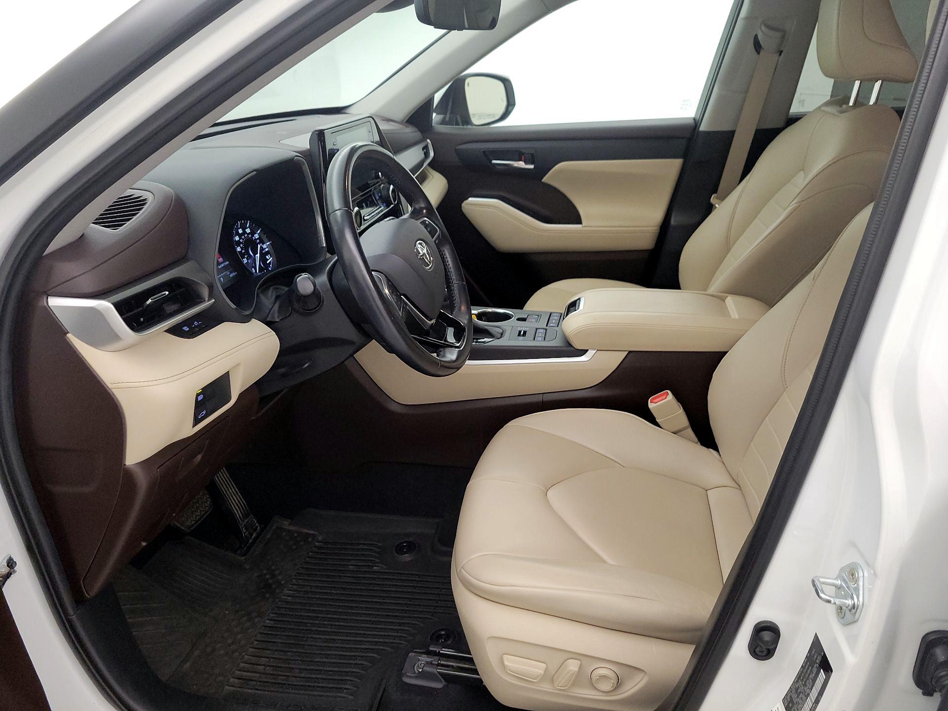 Thumbnail: 2021 Toyota Highlander - 11