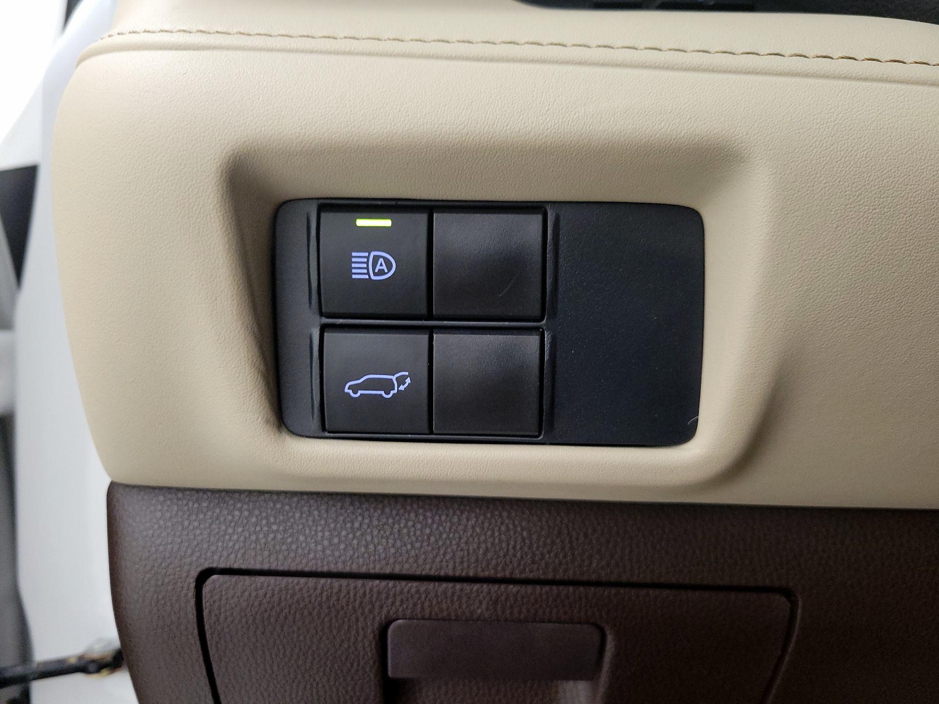 Thumbnail: 2021 Toyota Highlander - 13