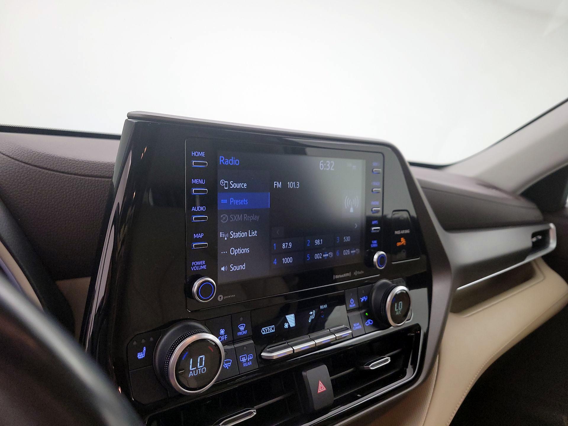 Thumbnail: 2021 Toyota Highlander - 15