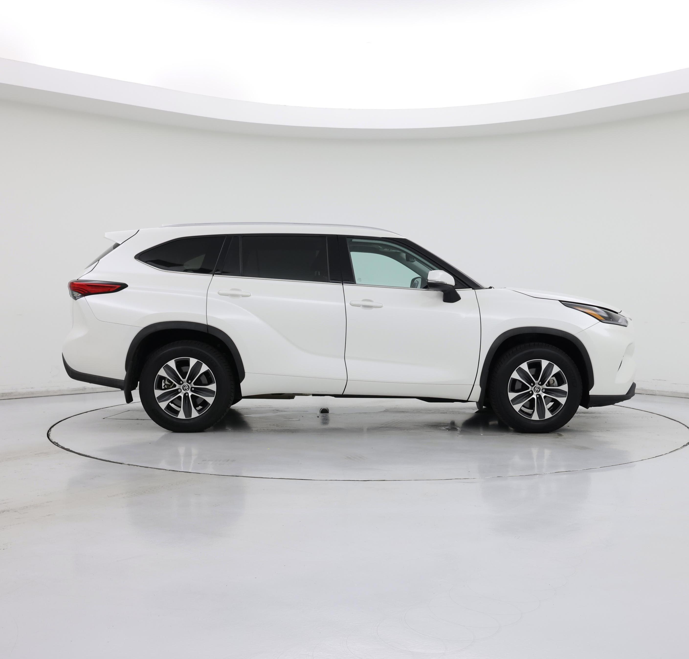 Thumbnail: 2021 Toyota Highlander - 7
