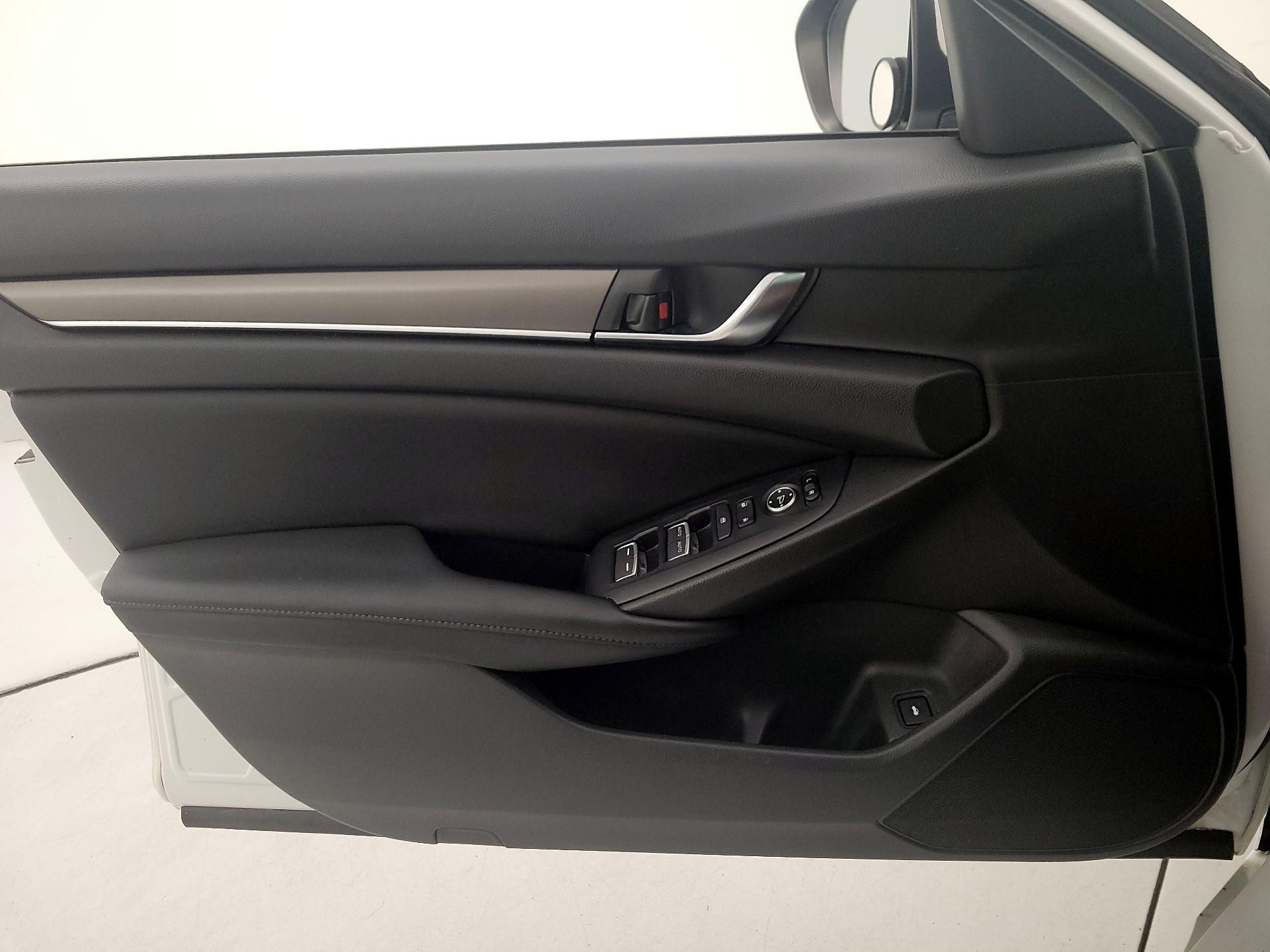 Thumbnail: 2018 Honda Accord - 12
