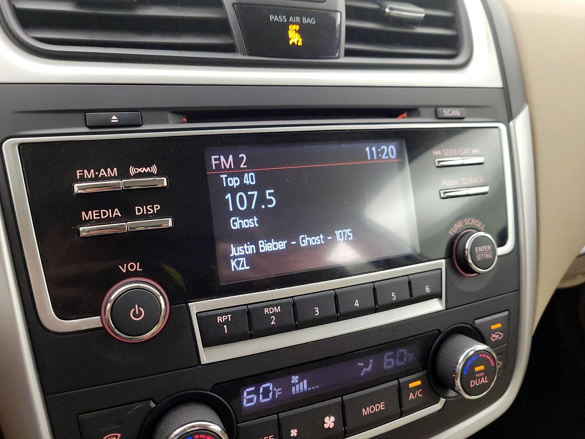 Thumbnail: 2016 Nissan Altima - 15