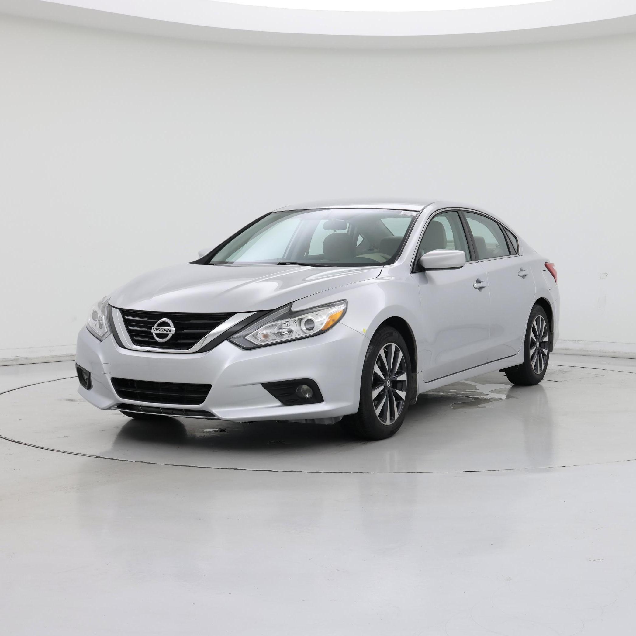 Thumbnail: 2016 Nissan Altima - 4