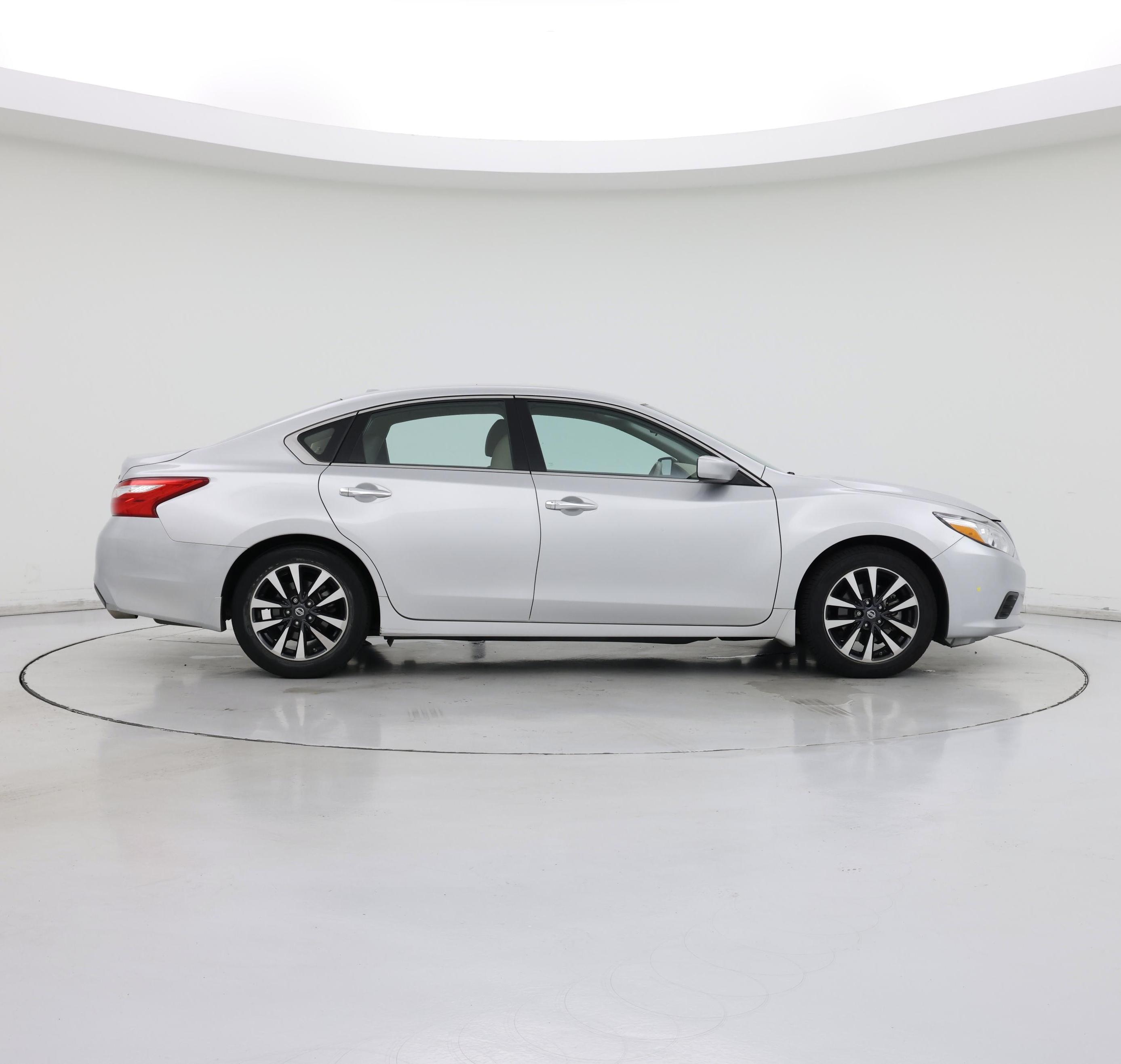 Thumbnail: 2016 Nissan Altima - 7