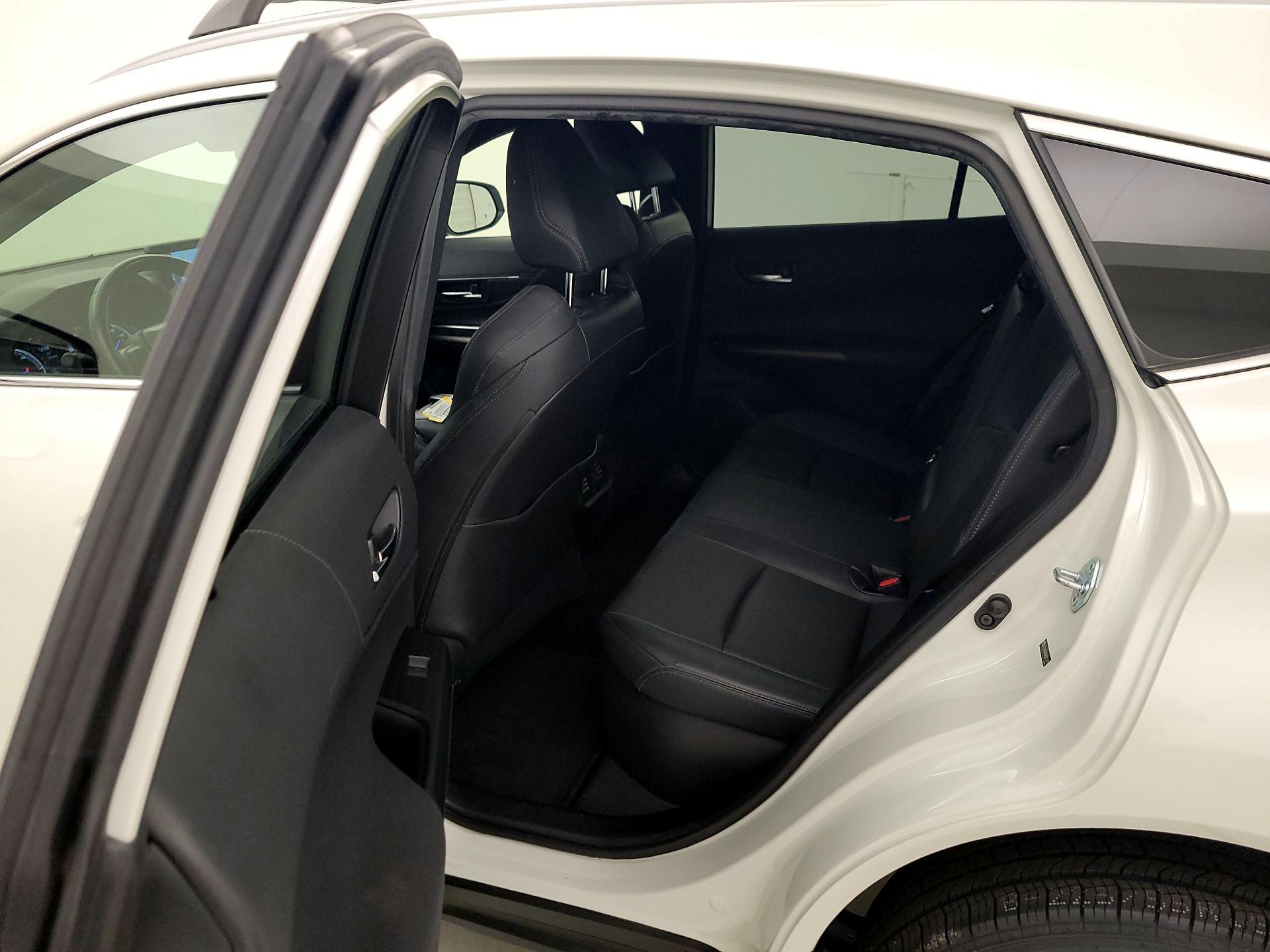 Thumbnail: 2021 Toyota Venza - 18