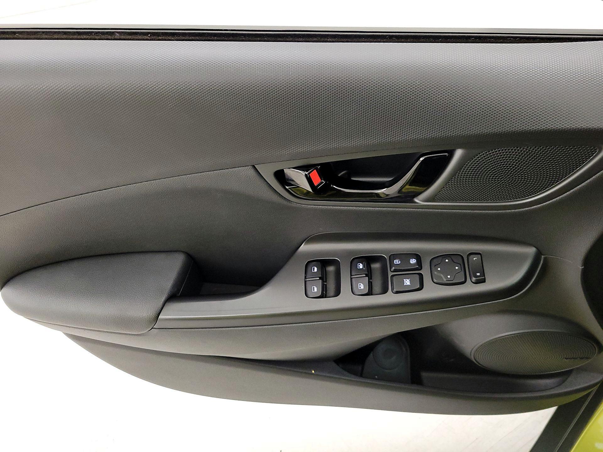 Thumbnail: 2020 Hyundai Kona - 12