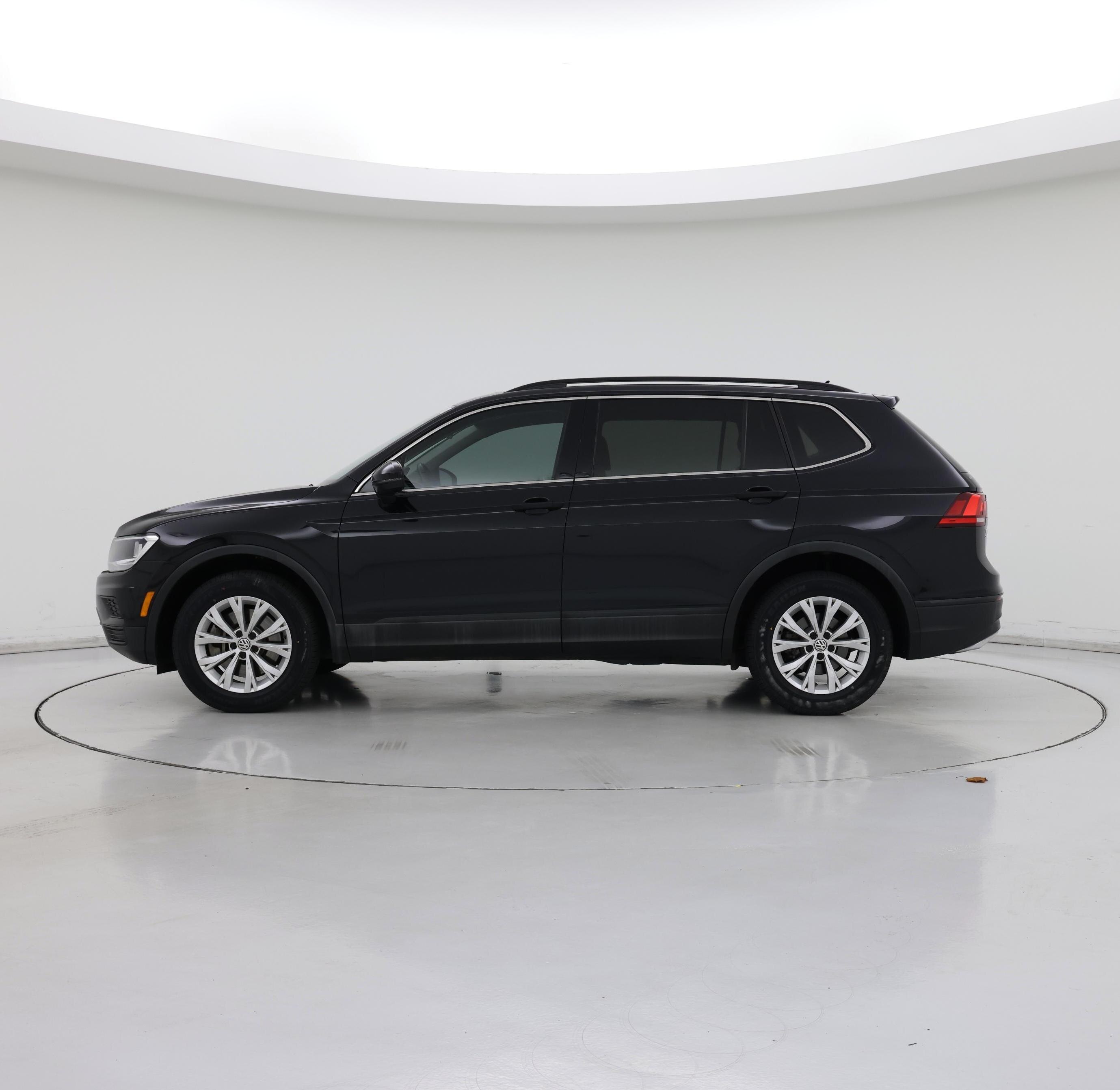 Thumbnail: 2019 Volkswagen Tiguan - 3