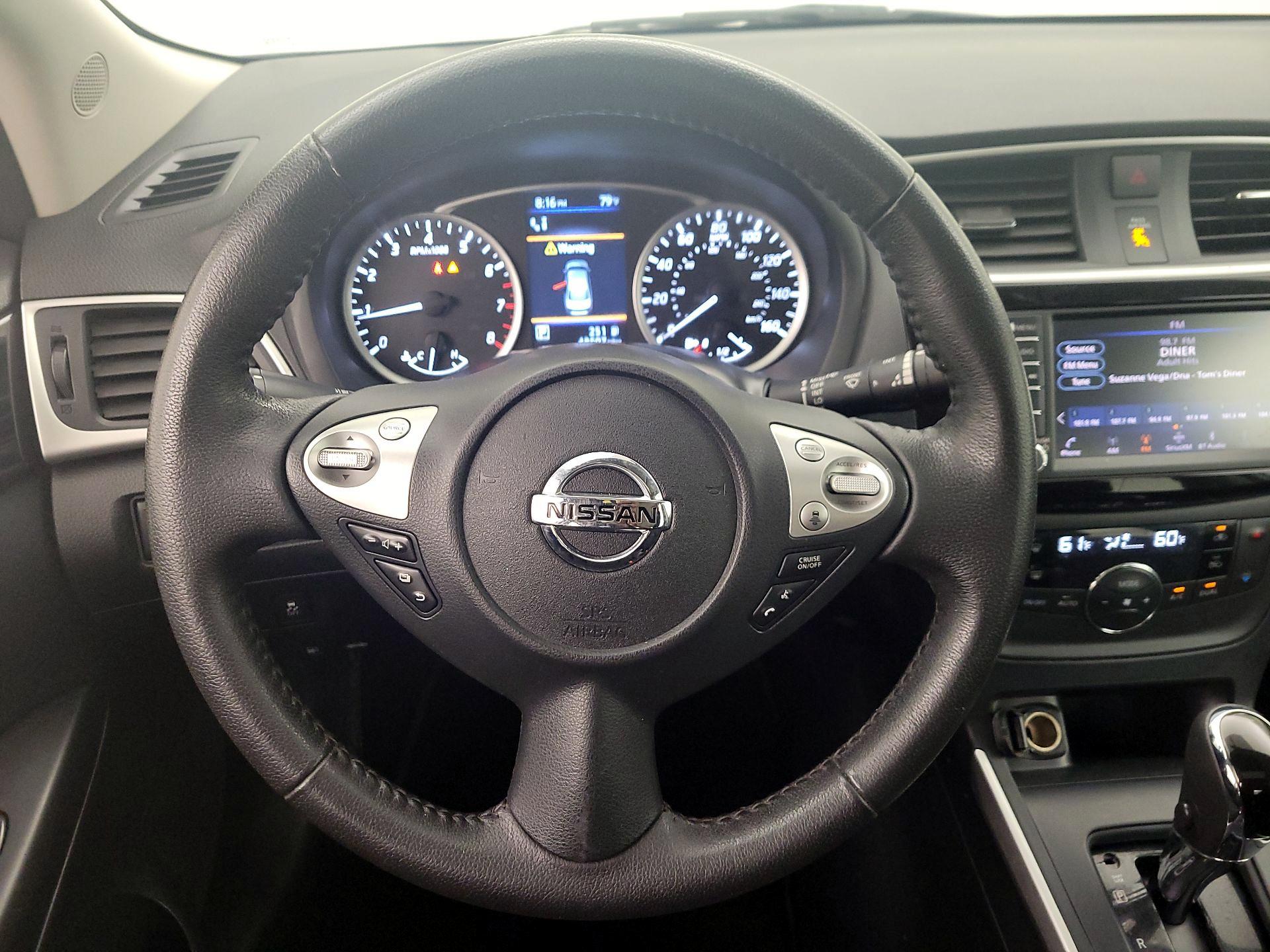 Thumbnail: 2019 Nissan Sentra - 10
