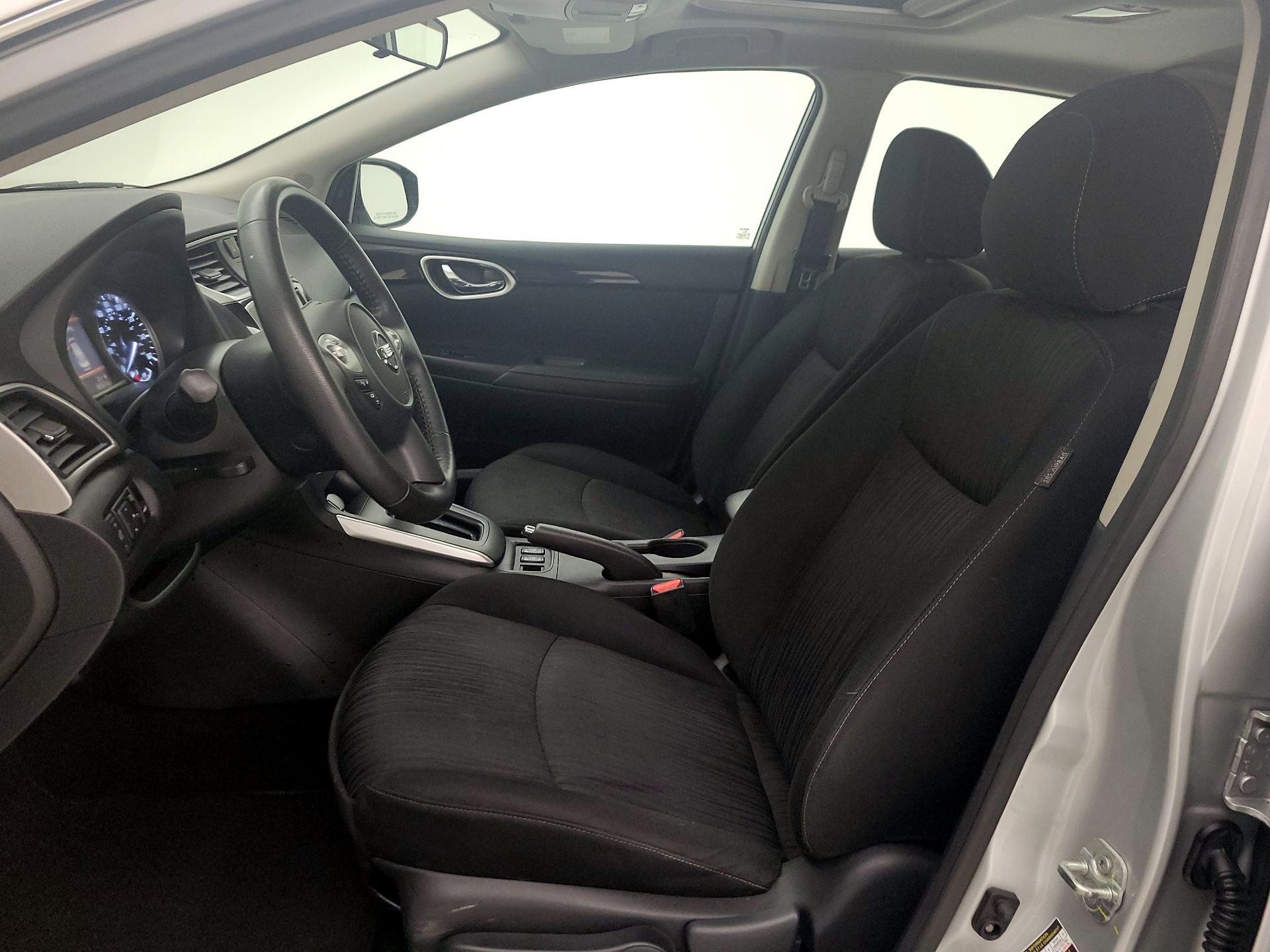 Thumbnail: 2019 Nissan Sentra - 11