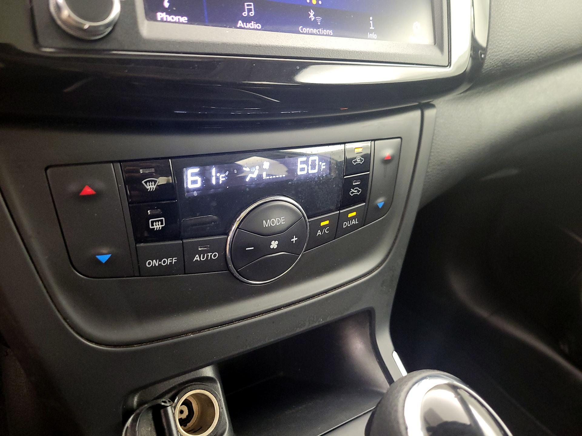 Thumbnail: 2019 Nissan Sentra - 16