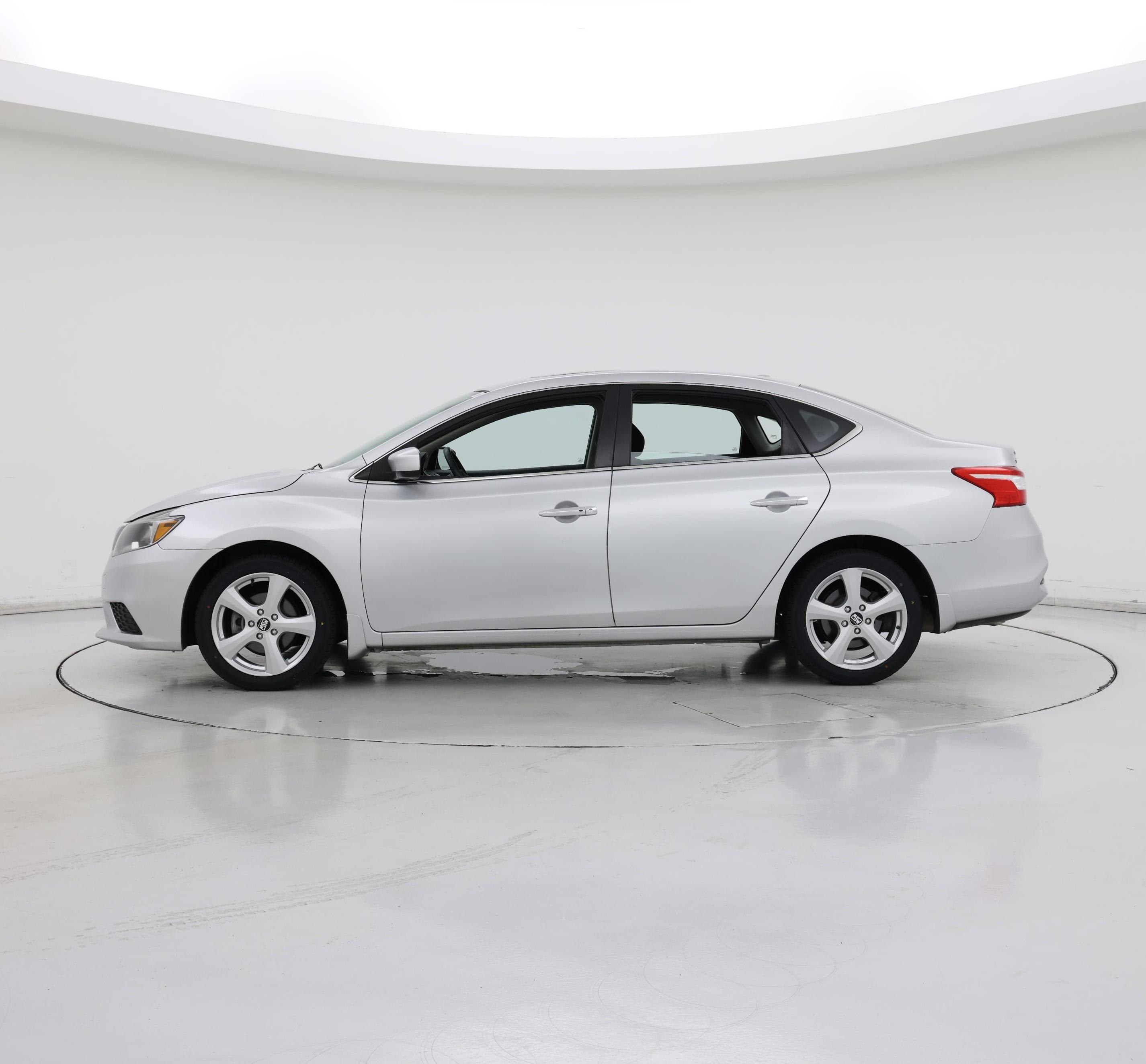 Thumbnail: 2019 Nissan Sentra - 3