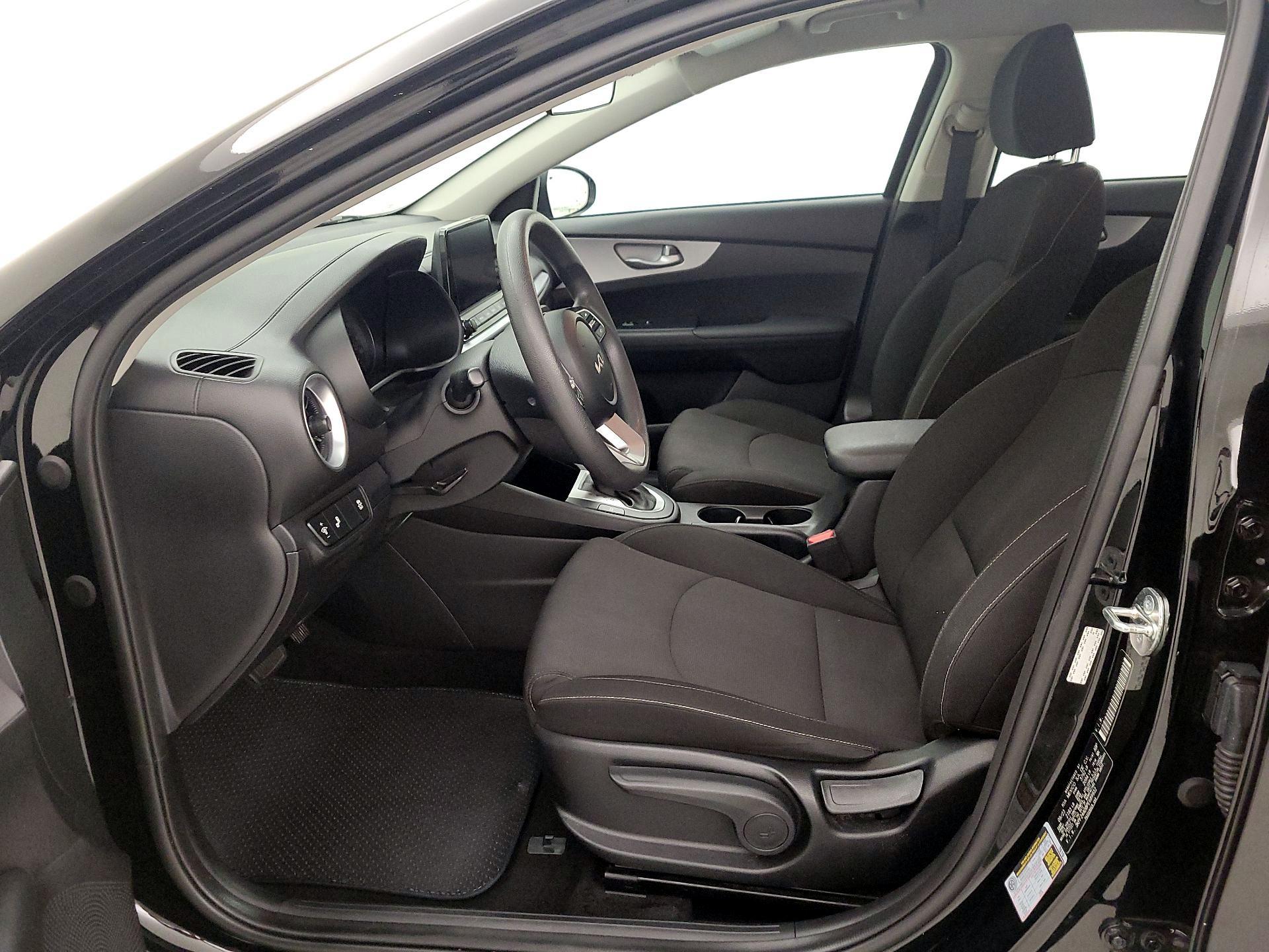 Thumbnail: 2023 Kia Forte - 11
