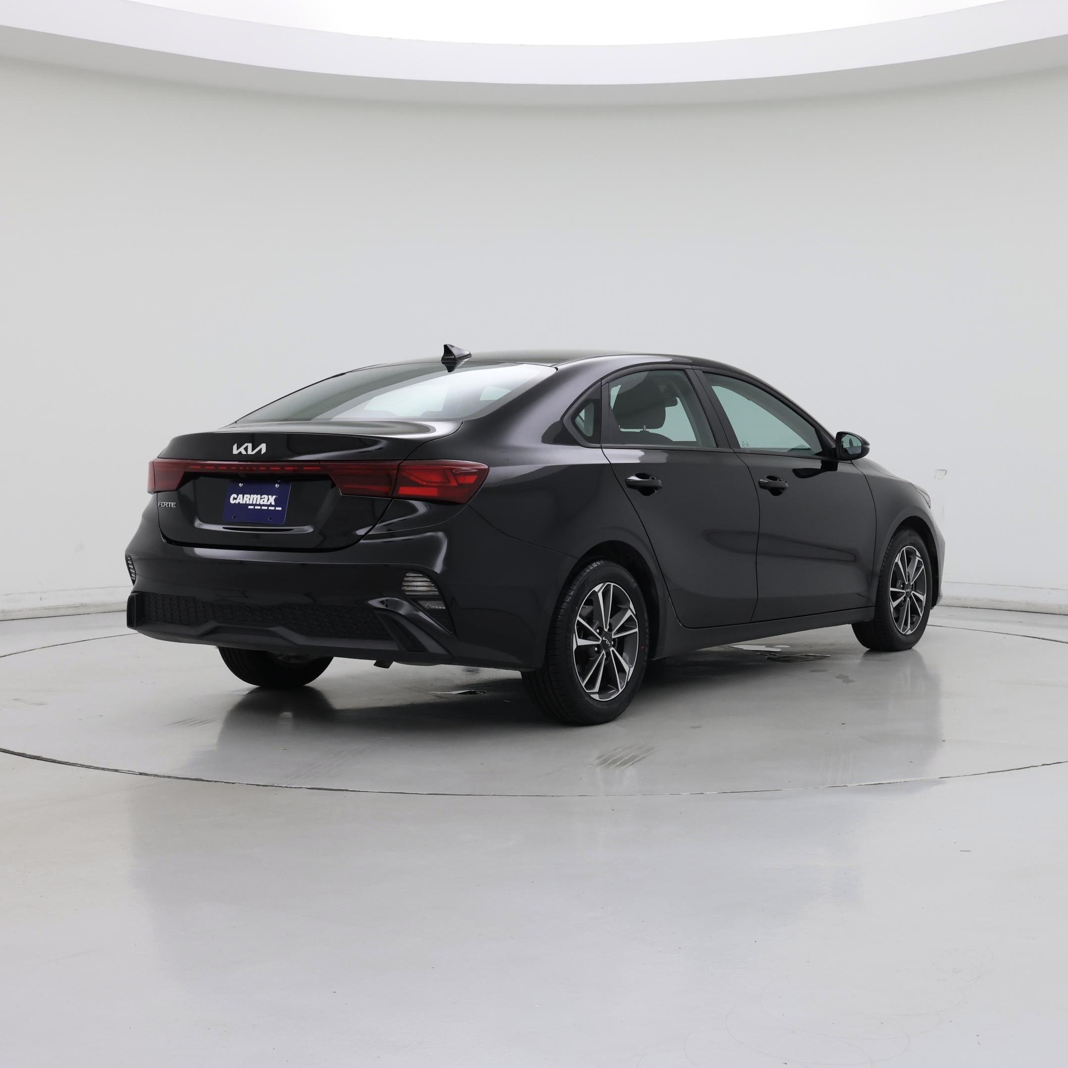 Thumbnail: 2023 Kia Forte - 8
