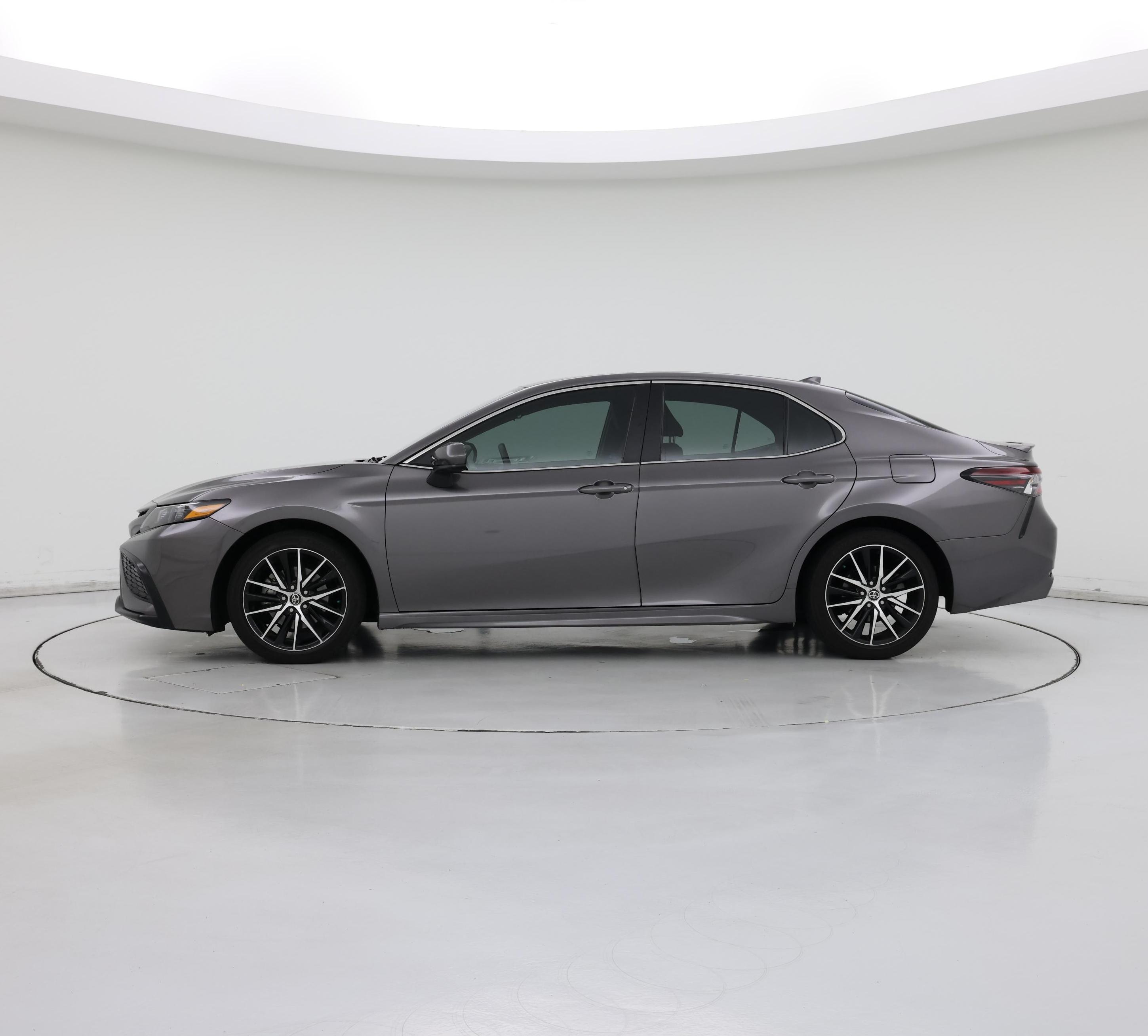 Thumbnail: 2021 Toyota Camry - 3