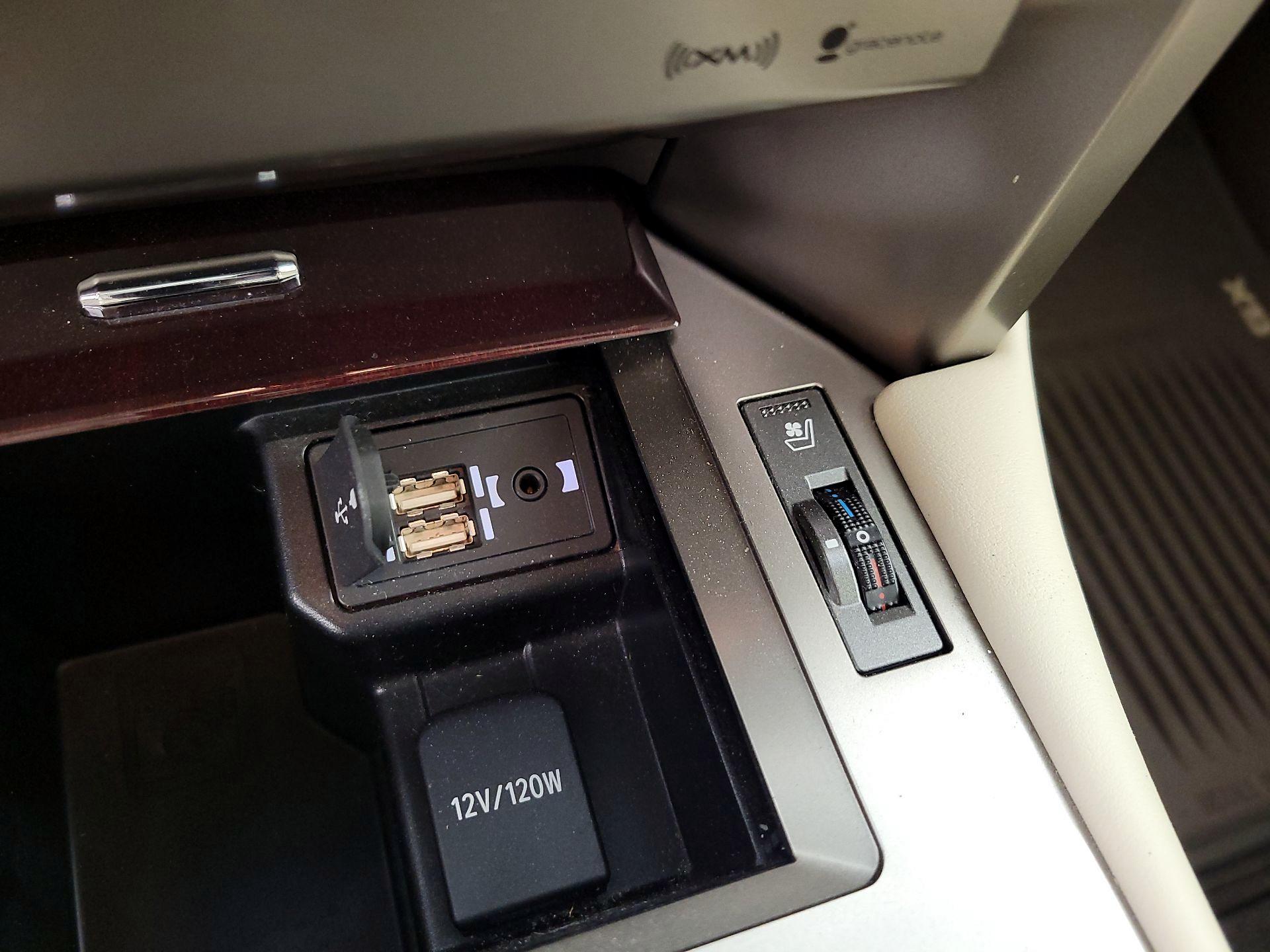 Thumbnail: 2019 Lexus GX - 19
