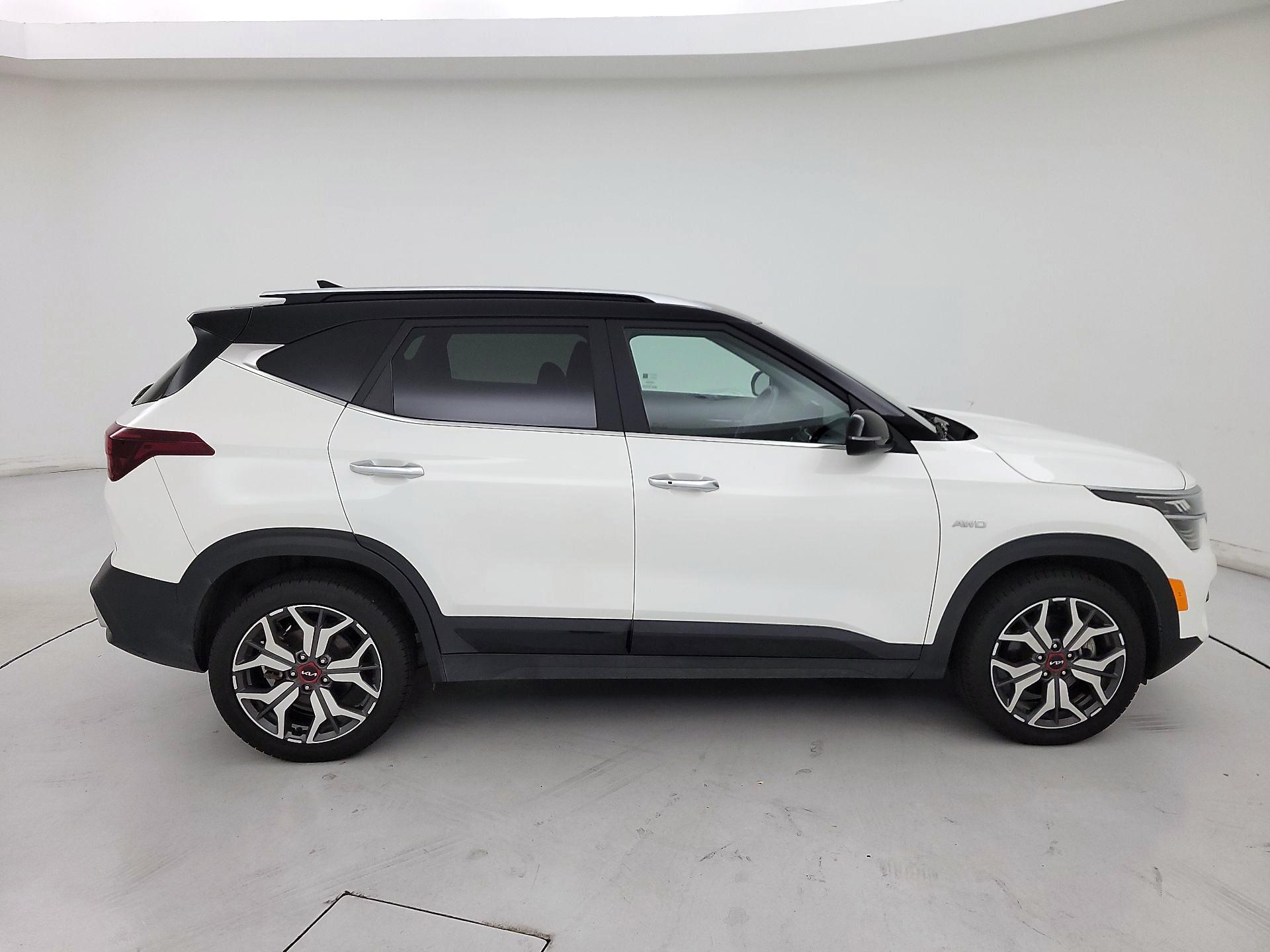 Thumbnail: 2022 Kia Seltos - 4