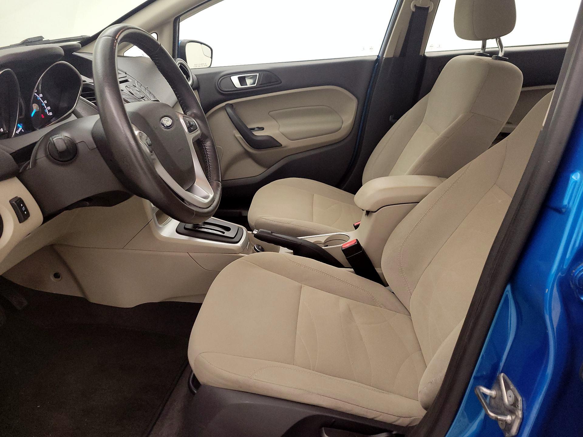 Thumbnail: 2016 Ford Fiesta - 11