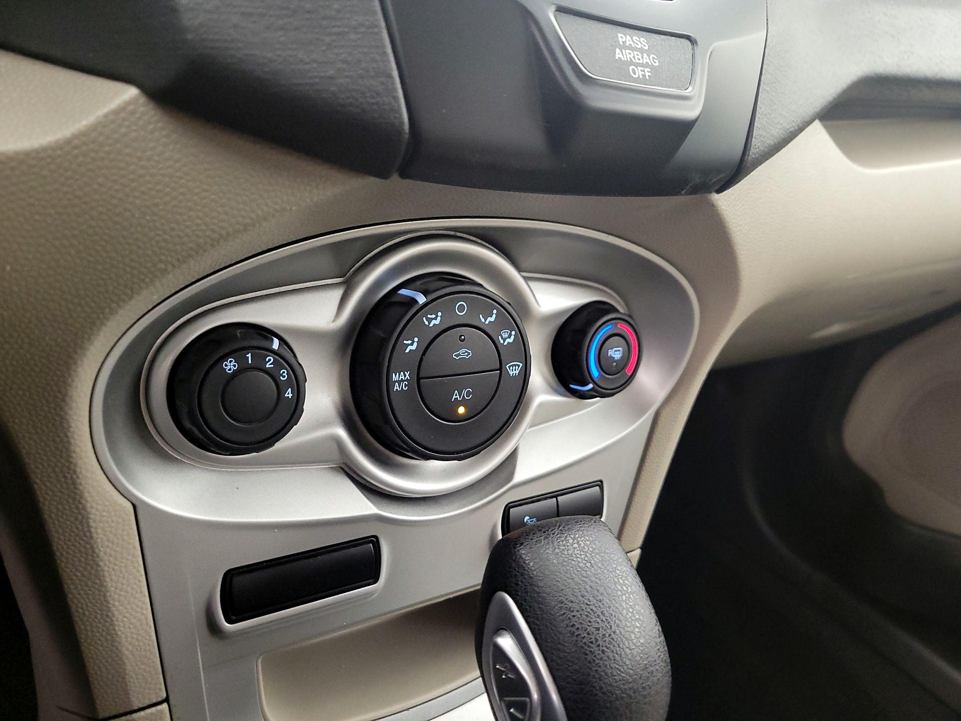 Thumbnail: 2016 Ford Fiesta - 15